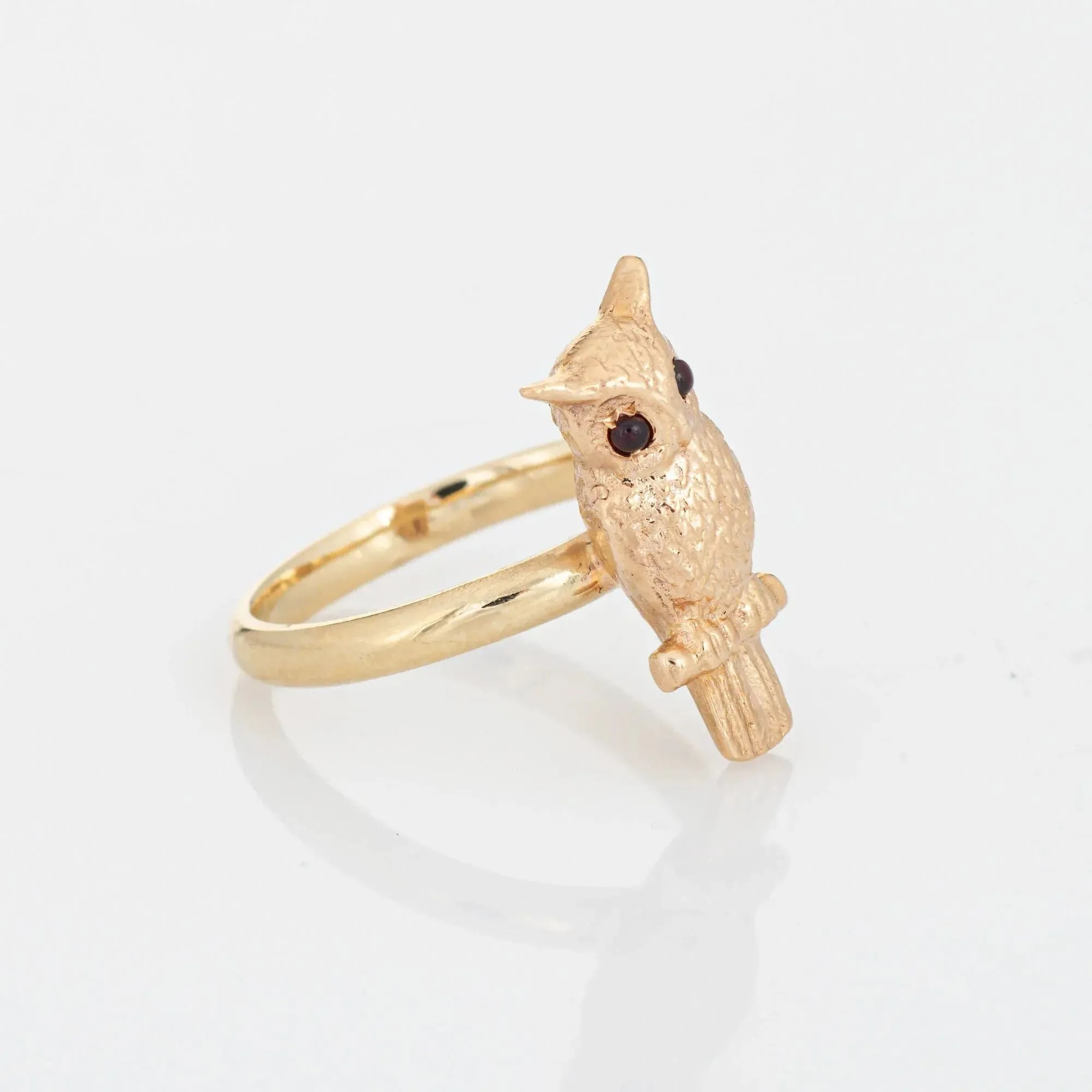 Owl Ring Vintage Yellow Gold Garnet Eyes sold by 58 Facettes product image thumbnail 4