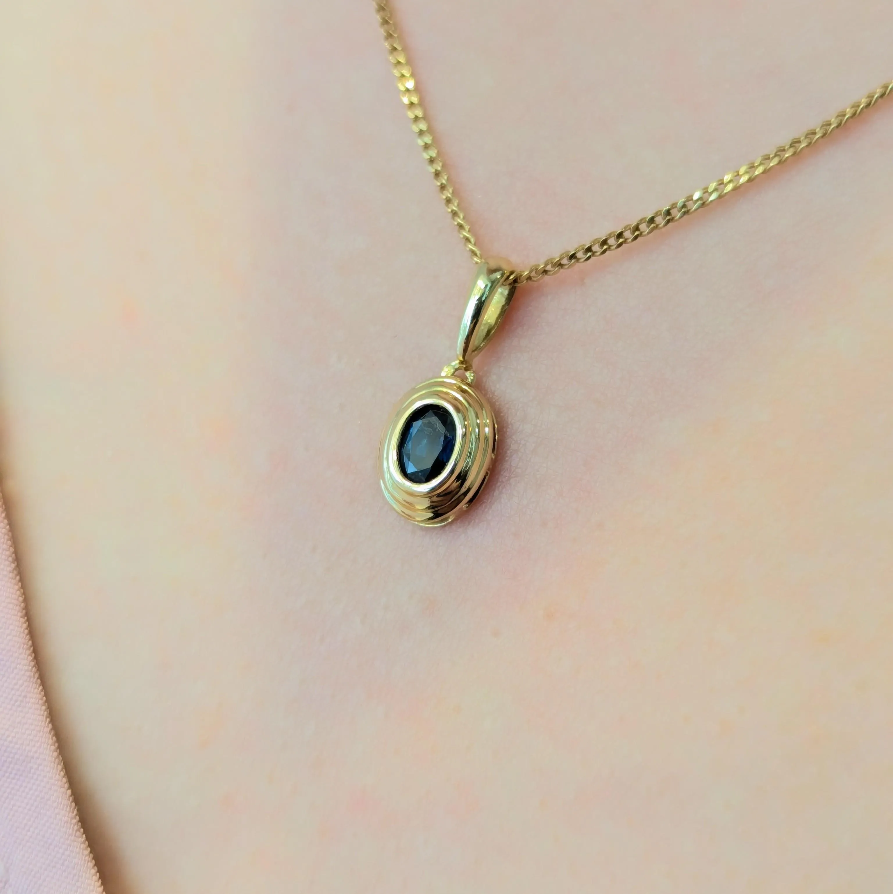 Pendentif or jaune et saphir sold by 58 Facettes product image thumbnail 2