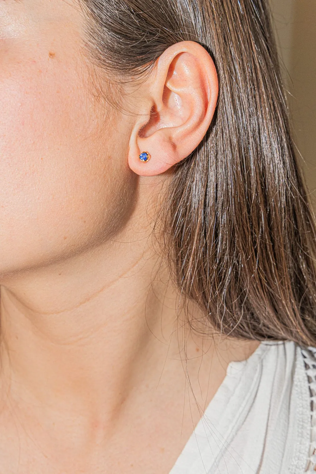 Boucles d'oreilles Puces Or rose Saphir sold by 58 Facettes product image thumbnail 2