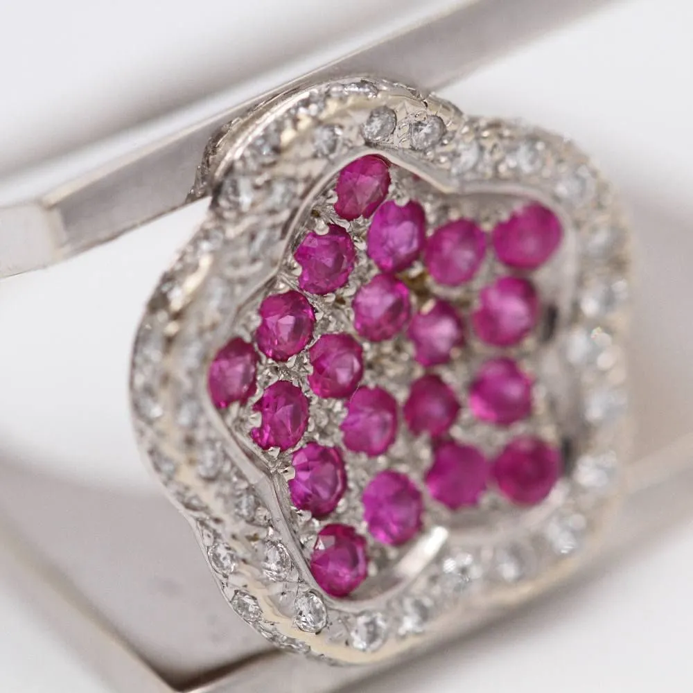 Bague fleur en or blanc avec diamants et rubis sold by 58 Facettes product image thumbnail 4
