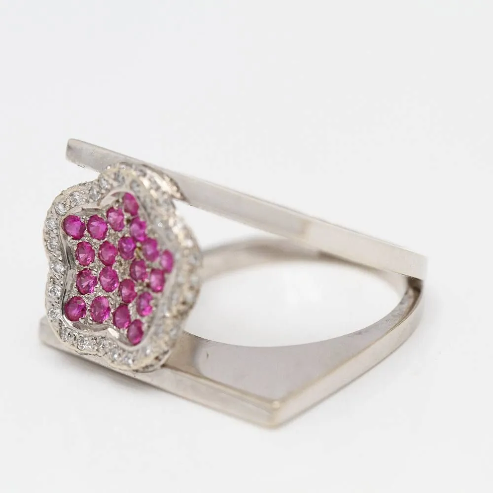 Bague fleur en or blanc avec diamants et rubis sold by 58 Facettes product image thumbnail 3