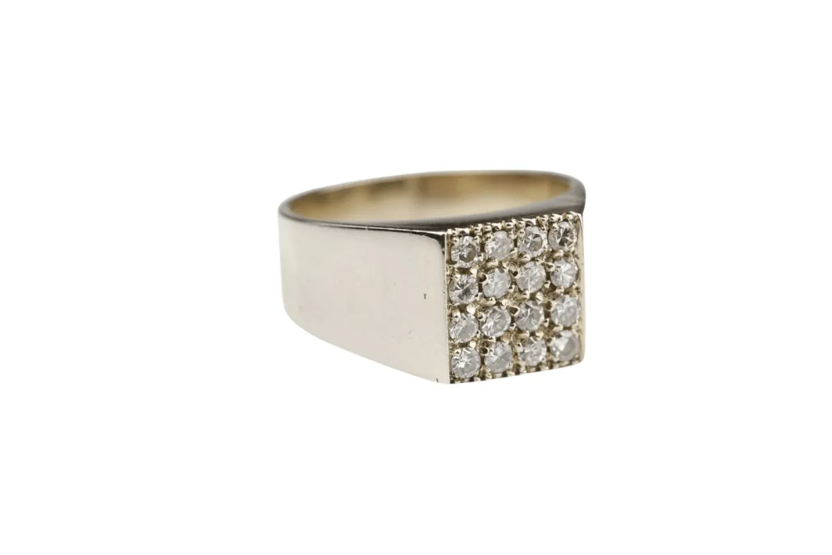Bague Chevalière diamants sold by 58 Facettes