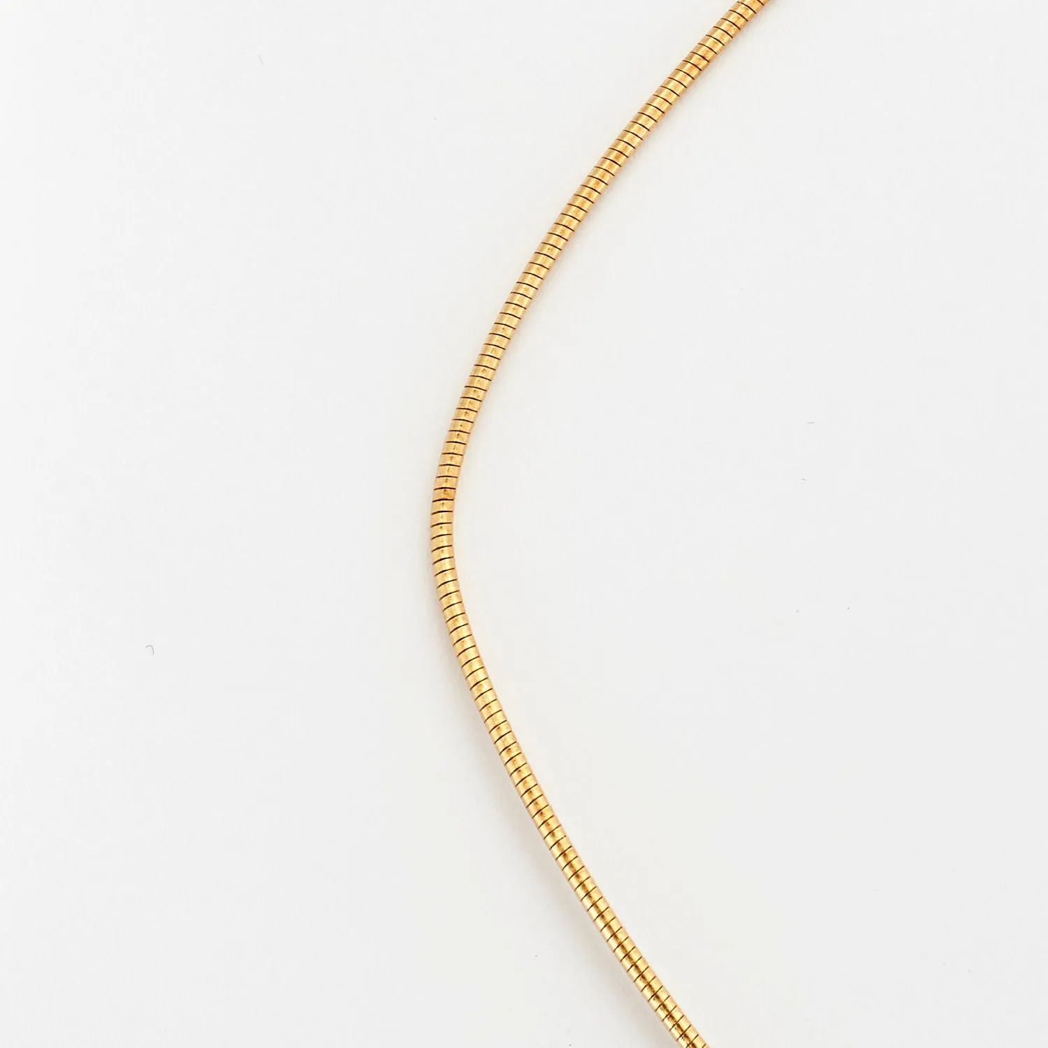 Collier or jaune serti d'un diamant poire sold by 58 Facettes product image thumbnail 4