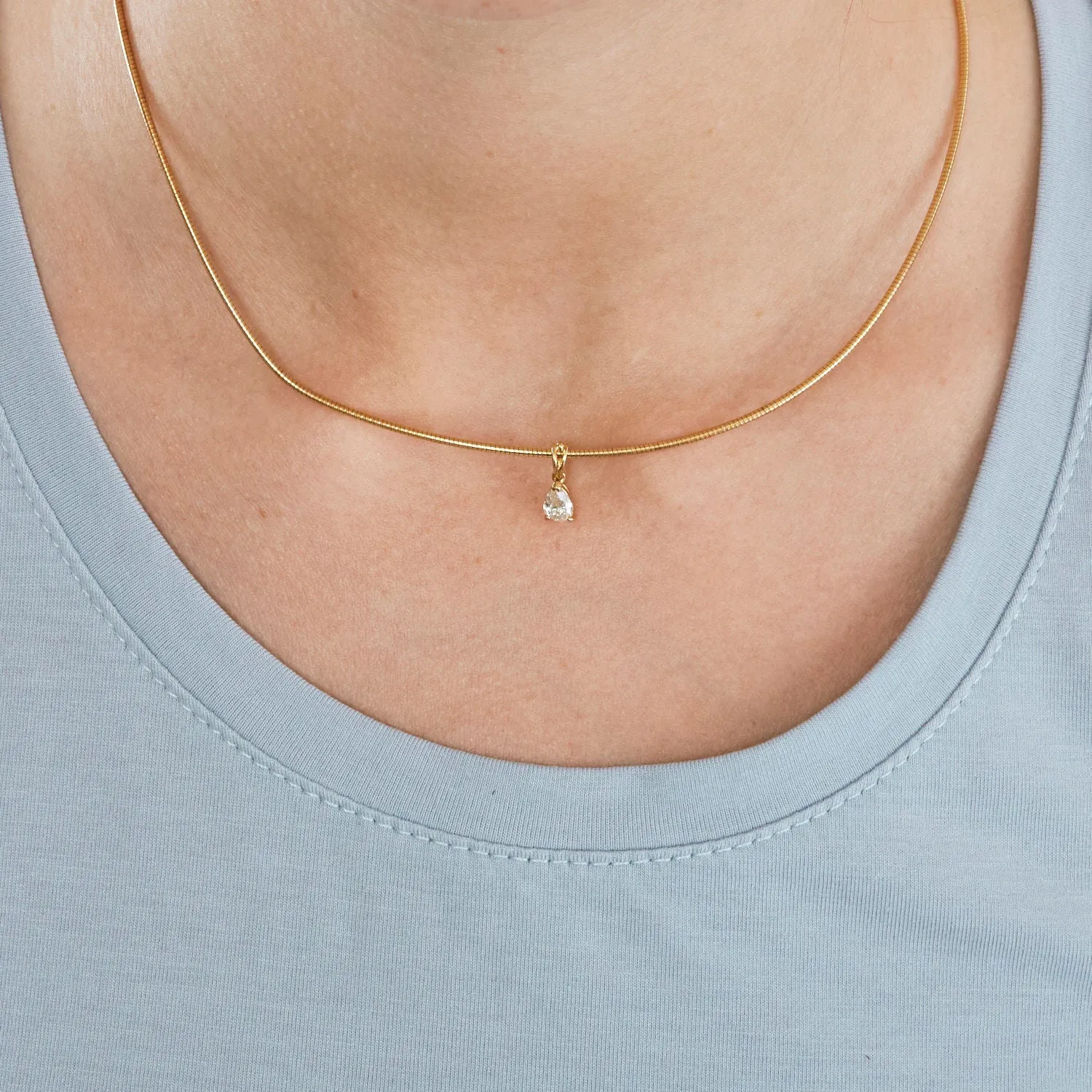 Collier or jaune serti d'un diamant poire sold by 58 Facettes product image thumbnail 2