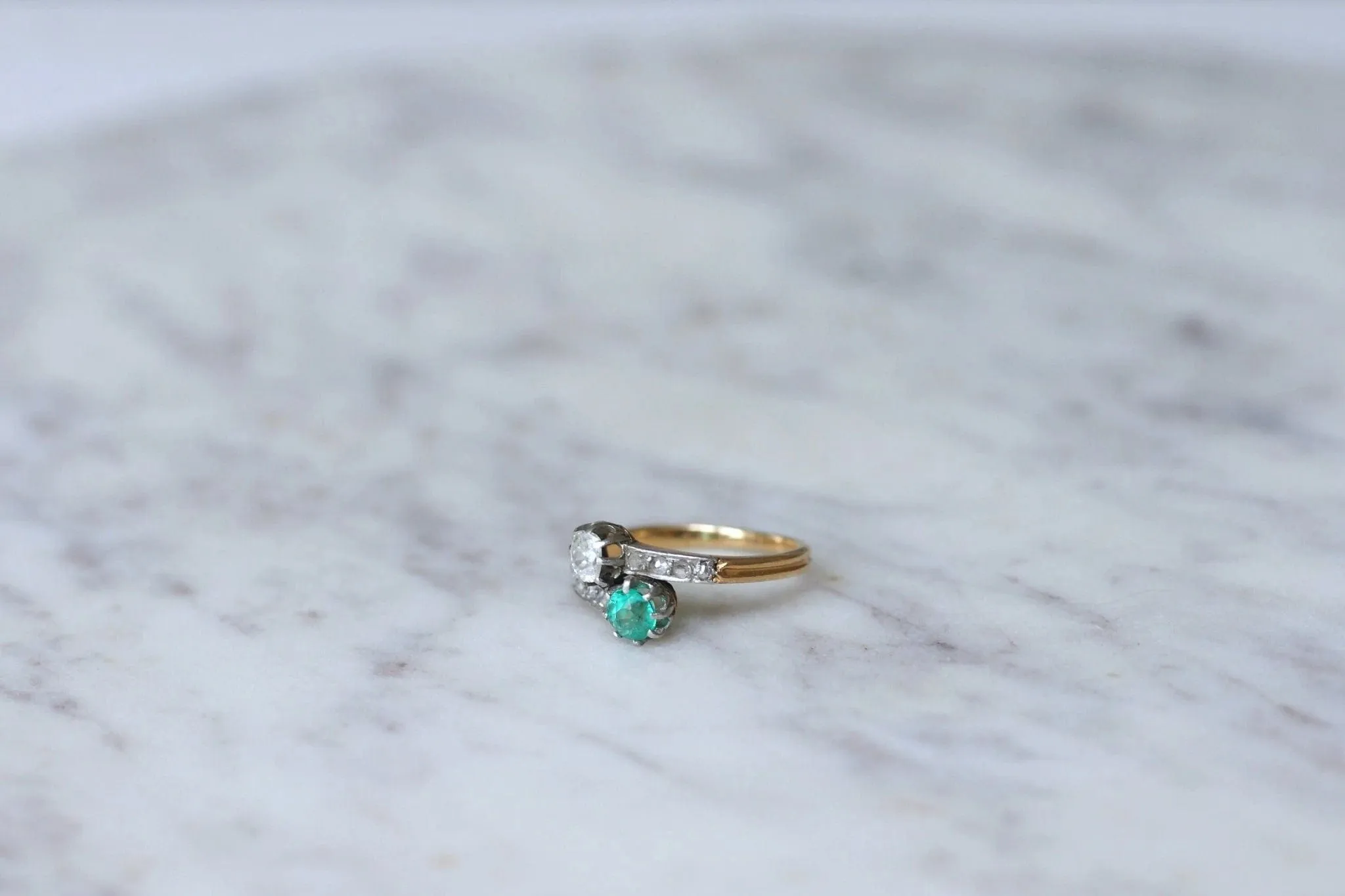 Bague toi et moi émeraude et diamants sold by 58 Facettes product image thumbnail 5