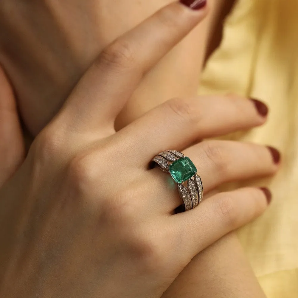 Bague en or blanc avec émeraude de Colombie et diamants sold by 58 Facettes product image thumbnail 2