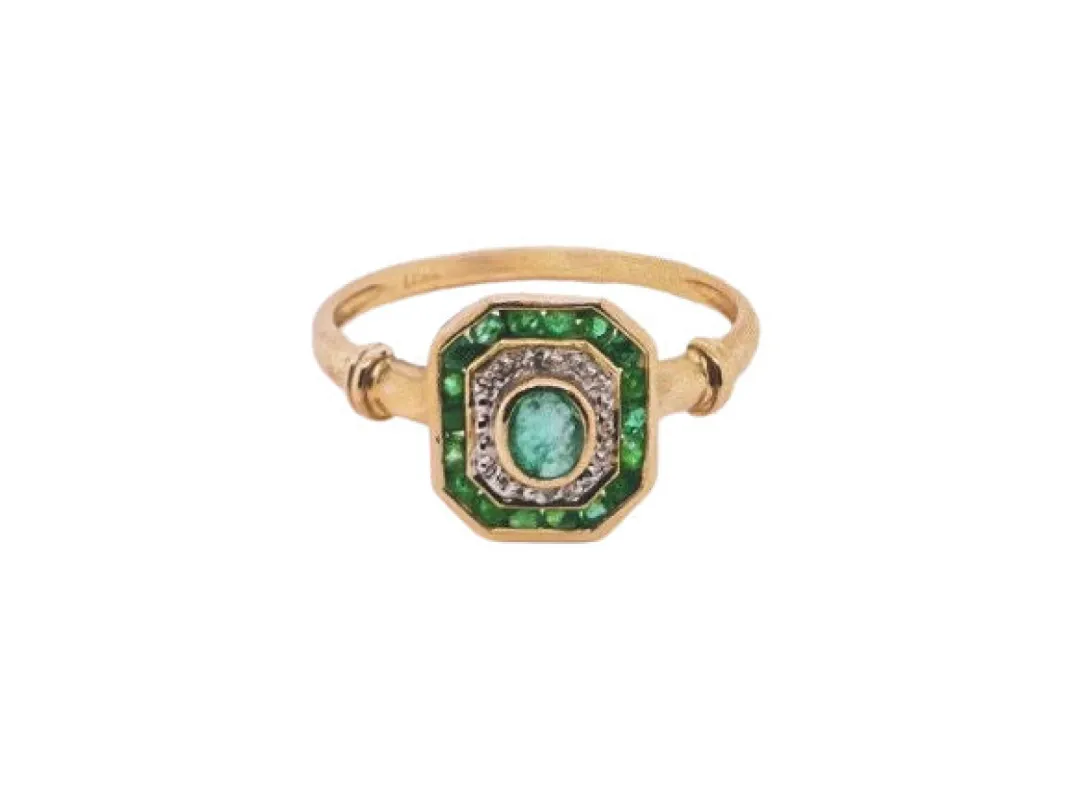 Gold Emerald And Diamond Ring sold by 58 Facettes