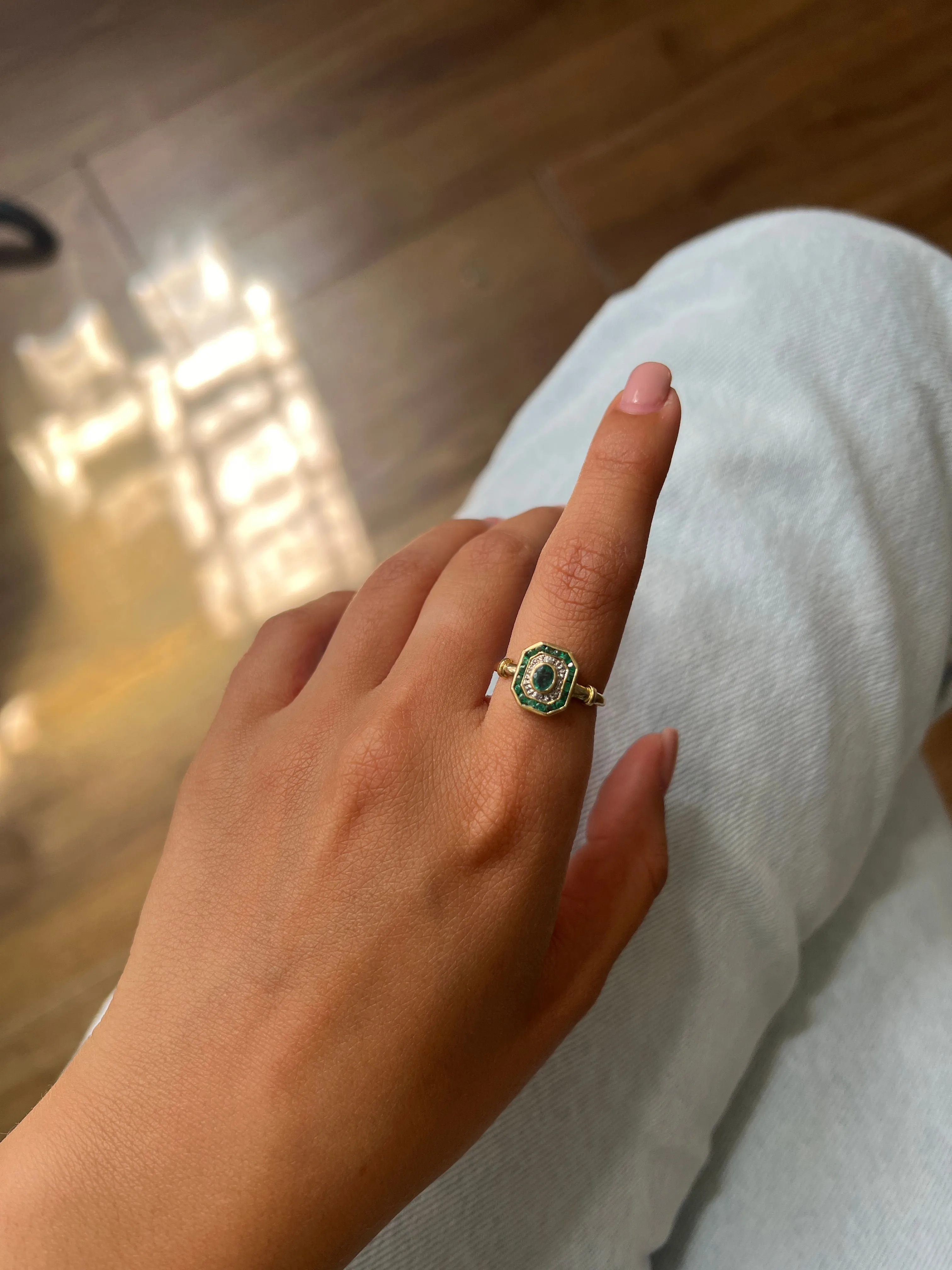 Gold Emerald And Diamond Ring sold by 58 Facettes product image thumbnail 2