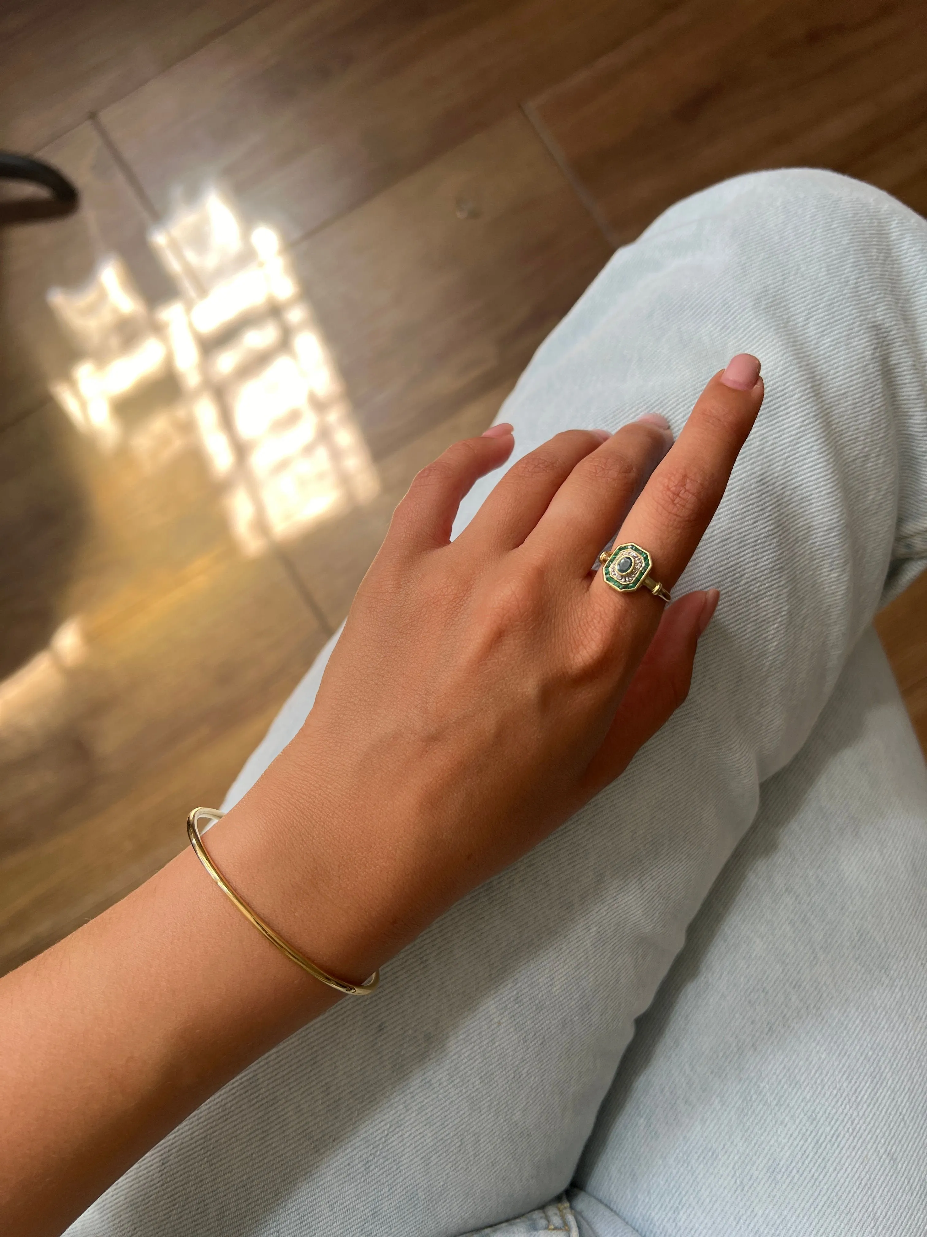 Gold Emerald And Diamond Ring sold by 58 Facettes product image thumbnail 3