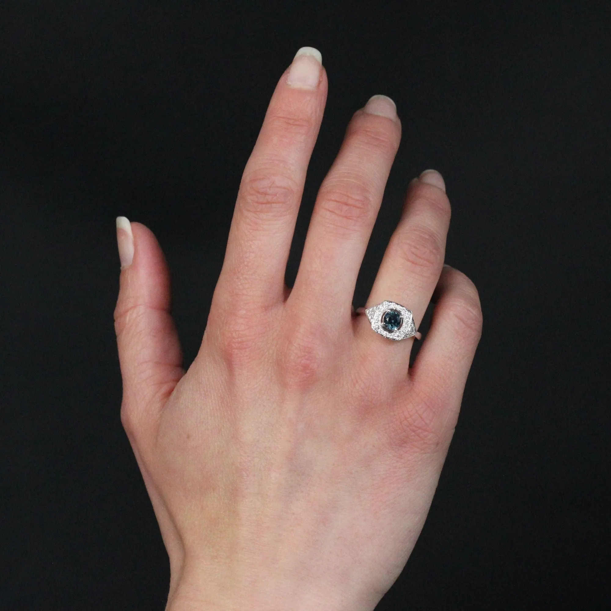 Bague style art déco diamants et saphir Teal sold by 58 Facettes product image thumbnail 4