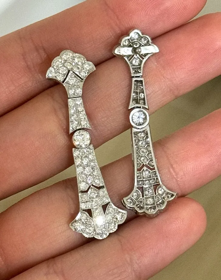 Boucles d'oreilles de style Art Déco en platine avec diamants. sold by 58 Facettes product image thumbnail 2