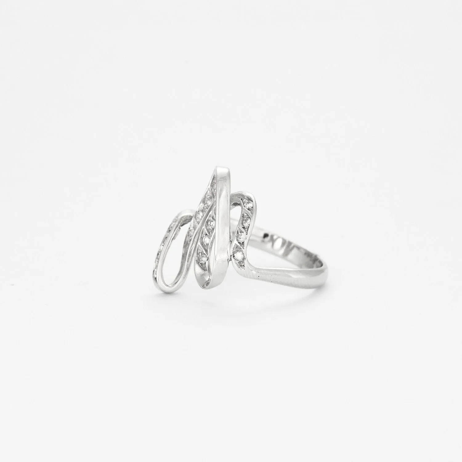 Bague entrelacée avec diamants sold by 58 Facettes product image thumbnail 4