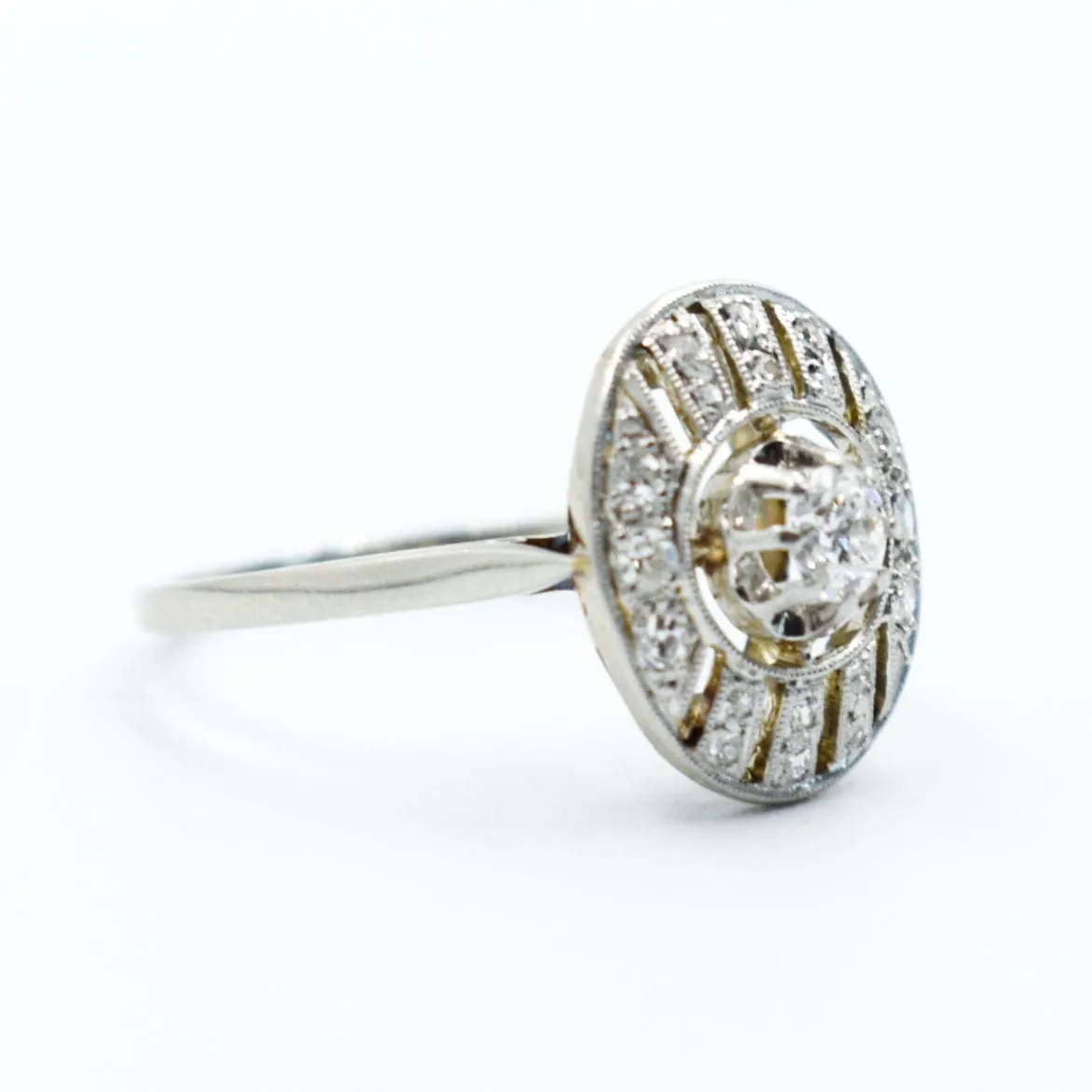 Bague Art Deco or platine et diamants sold by 58 Facettes product image thumbnail 4