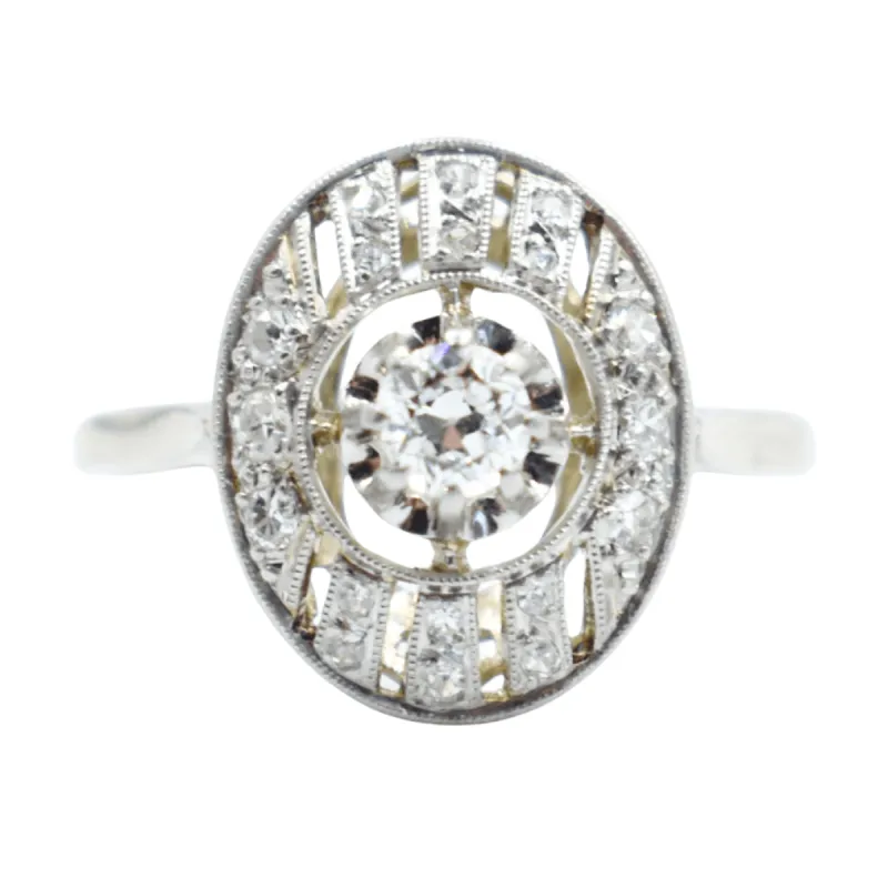 Bague Art Deco or platine et diamants sold by 58 Facettes