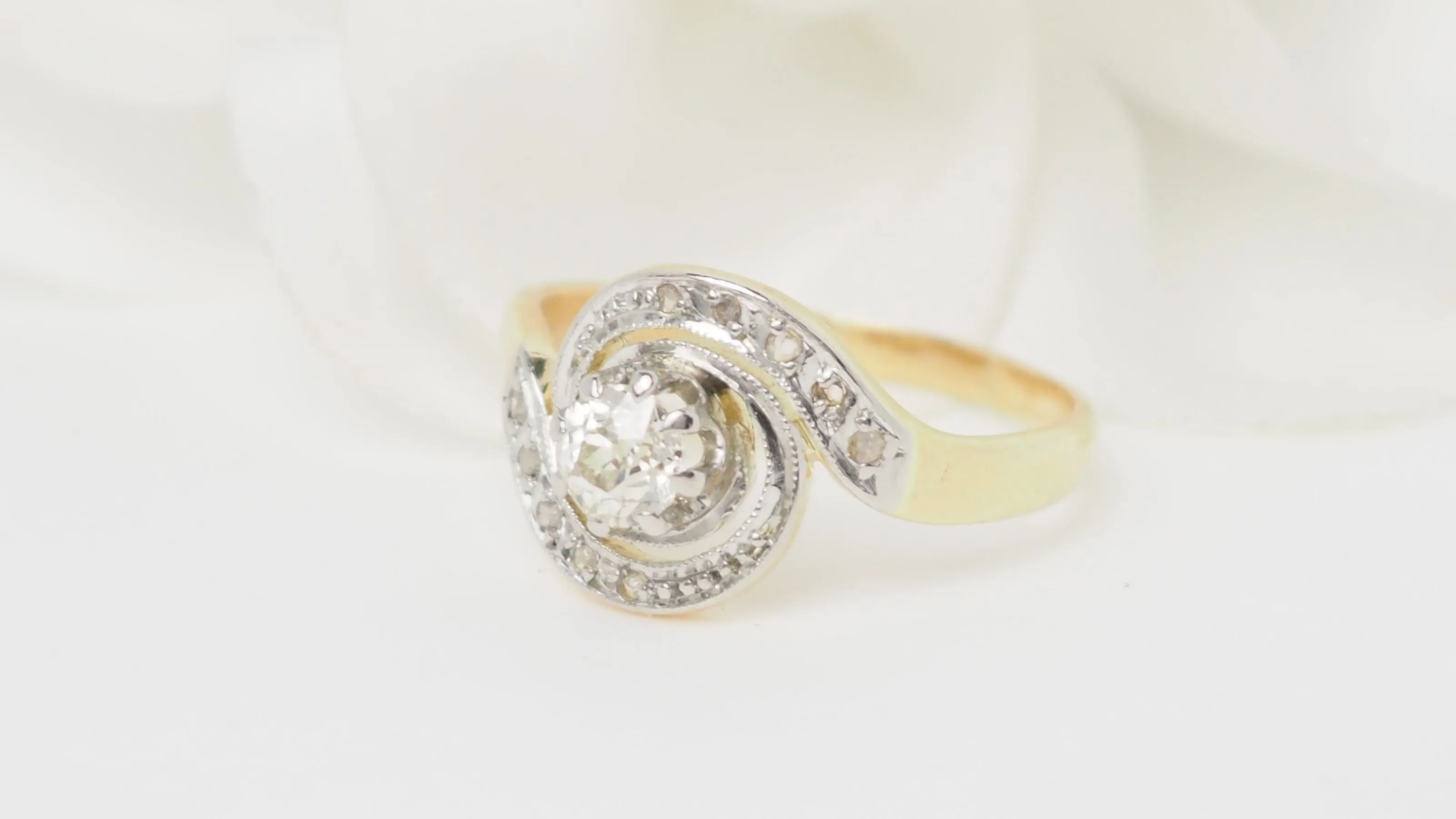 Bague Tourbillon en or et platine, diamants sold by 58 Facettes product image thumbnail 4