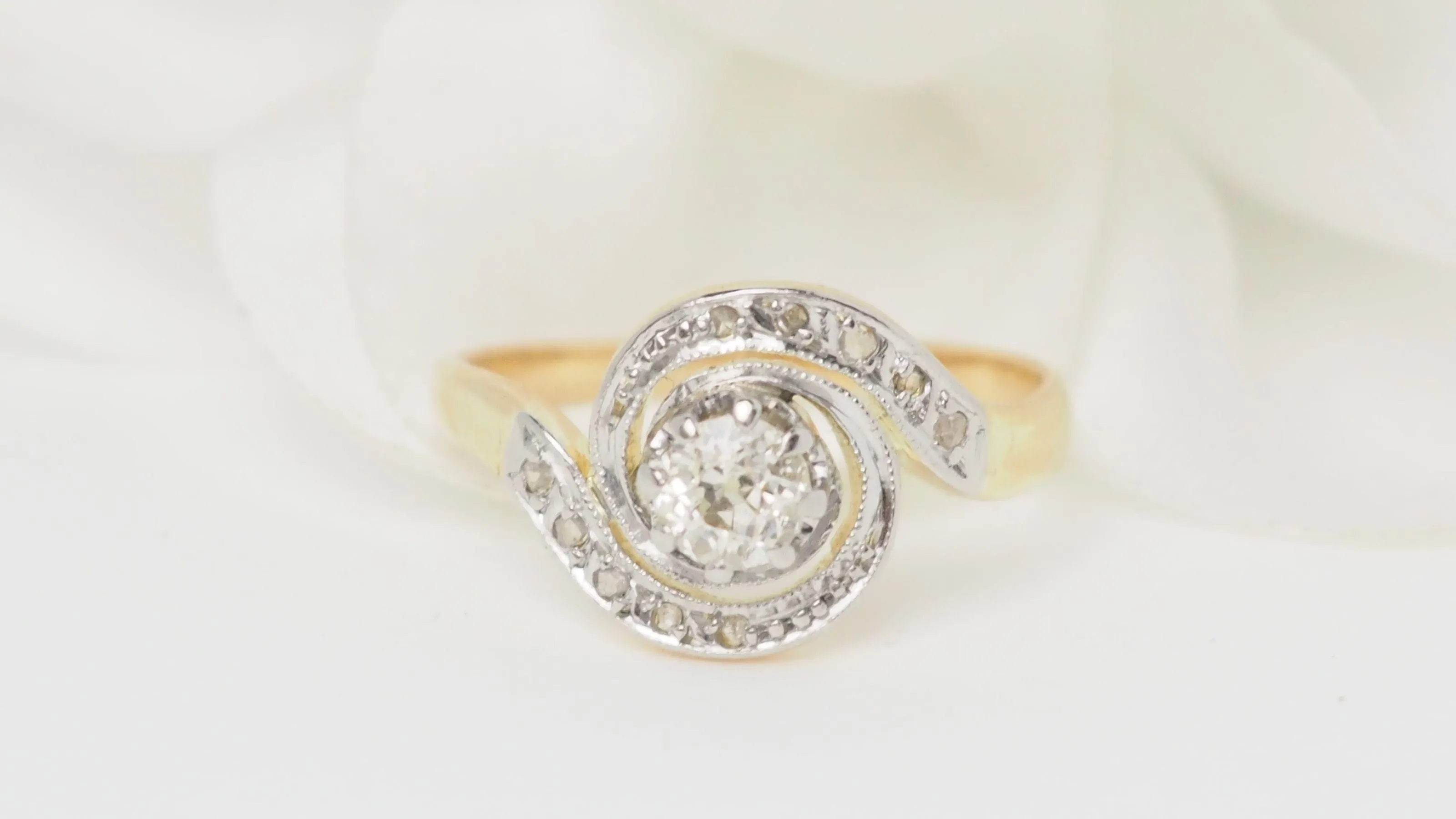 Bague Tourbillon en or et platine, diamants sold by 58 Facettes product image thumbnail 5