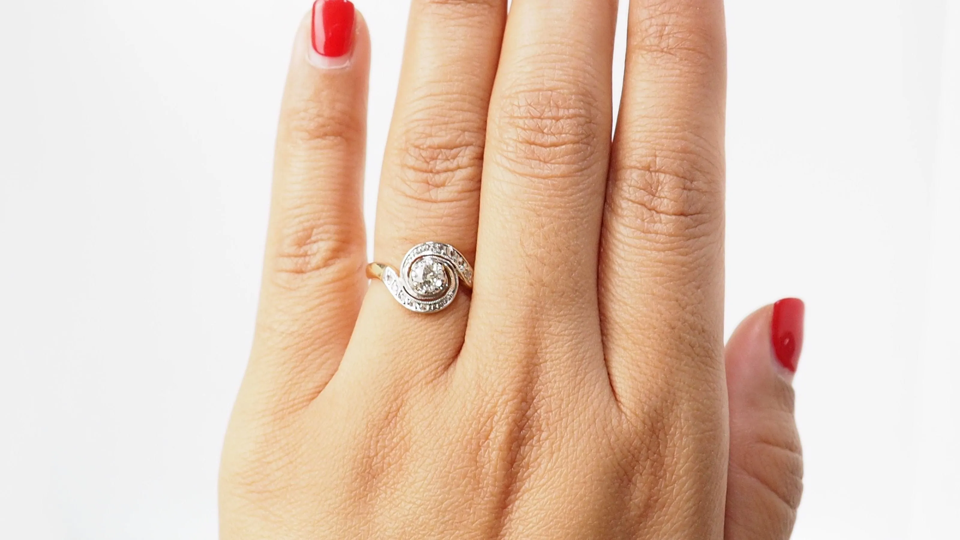 Bague Tourbillon en or et platine, diamants sold by 58 Facettes product image thumbnail 2