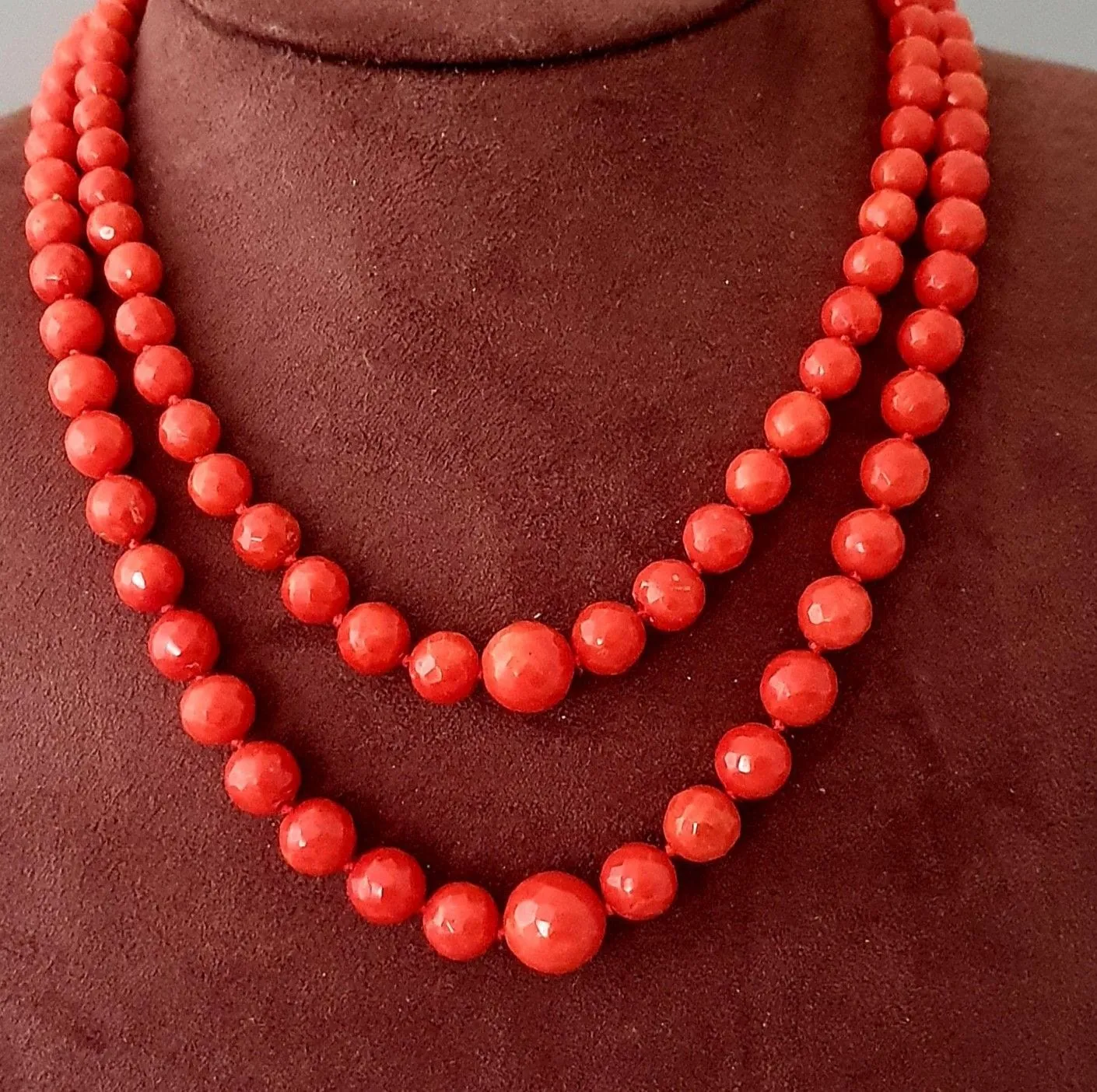 Collier 2 rangs corail sarde facetté en chute sold by 58 Facettes product image thumbnail 4