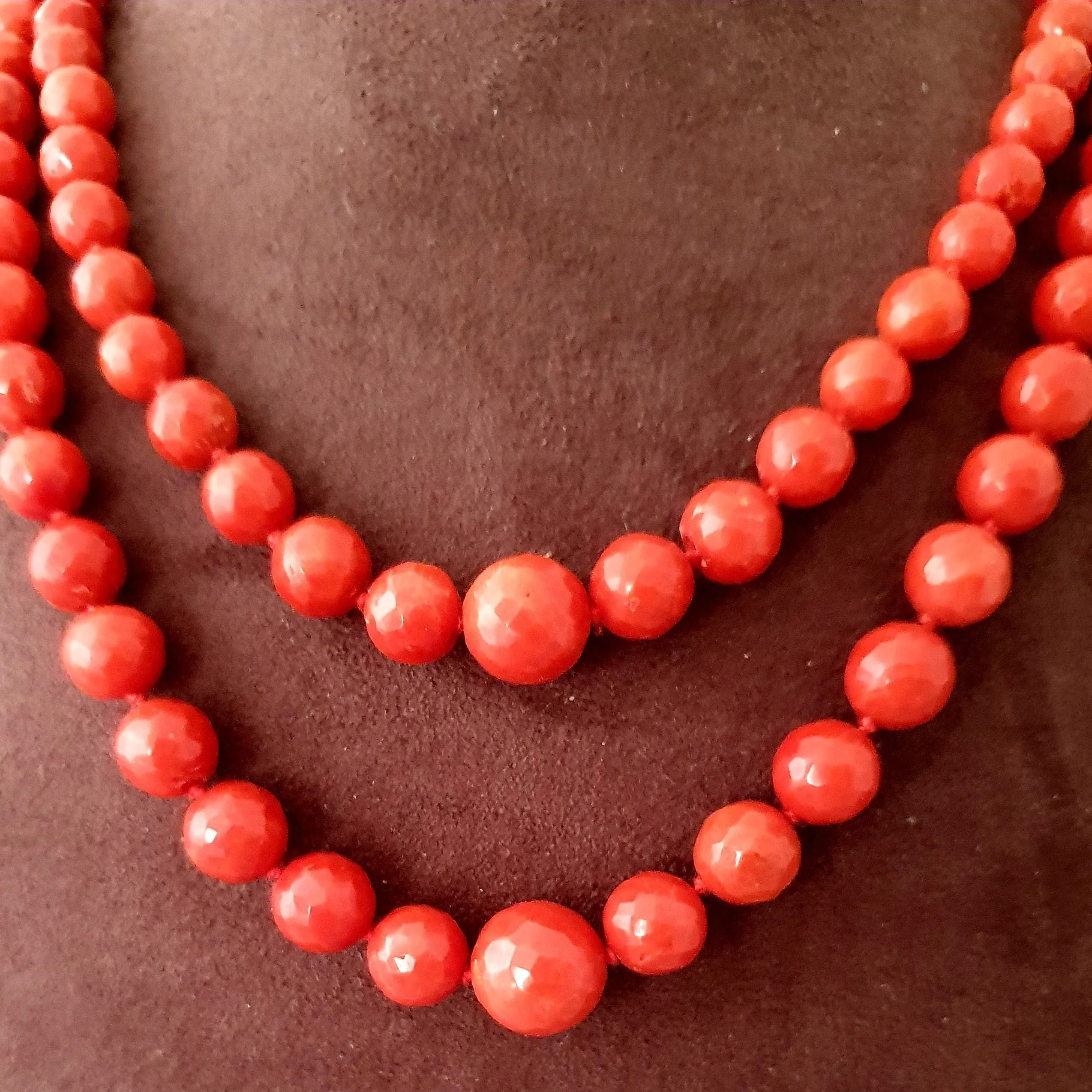 Collier 2 rangs corail sarde facetté en chute sold by 58 Facettes product image thumbnail 2