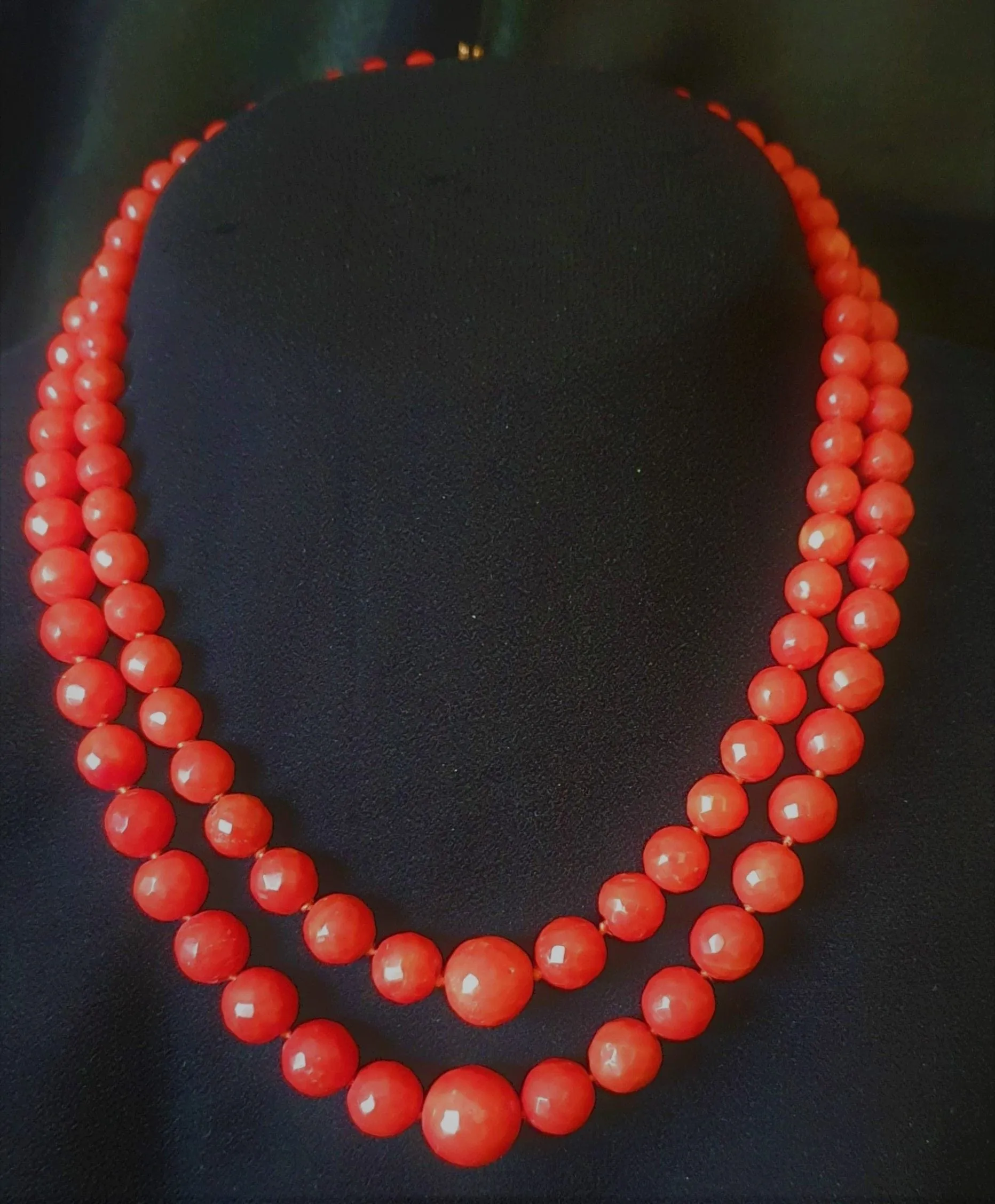 Collier 2 rangs corail sarde facetté en chute sold by 58 Facettes product image thumbnail 3