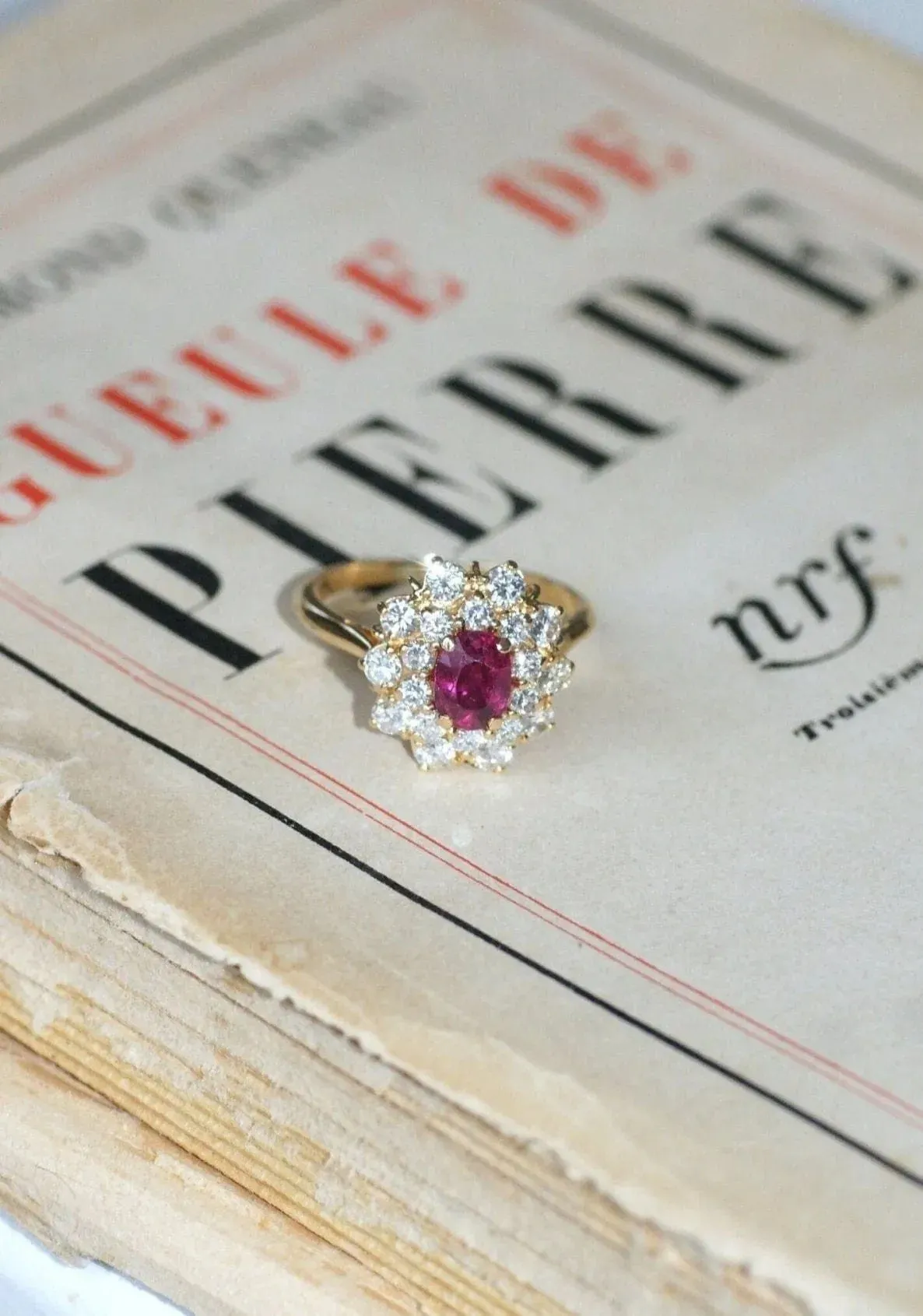 Bague marguerite rubis entourage diamants sold by 58 Facettes product image thumbnail 3