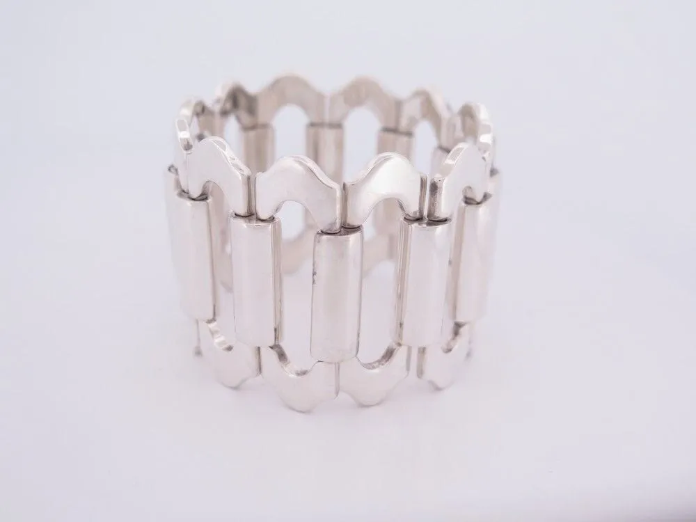 vintage bracelet HERMES ondine t 16 cm en argent massif 925 sold by 58 Facettes product image thumbnail 2