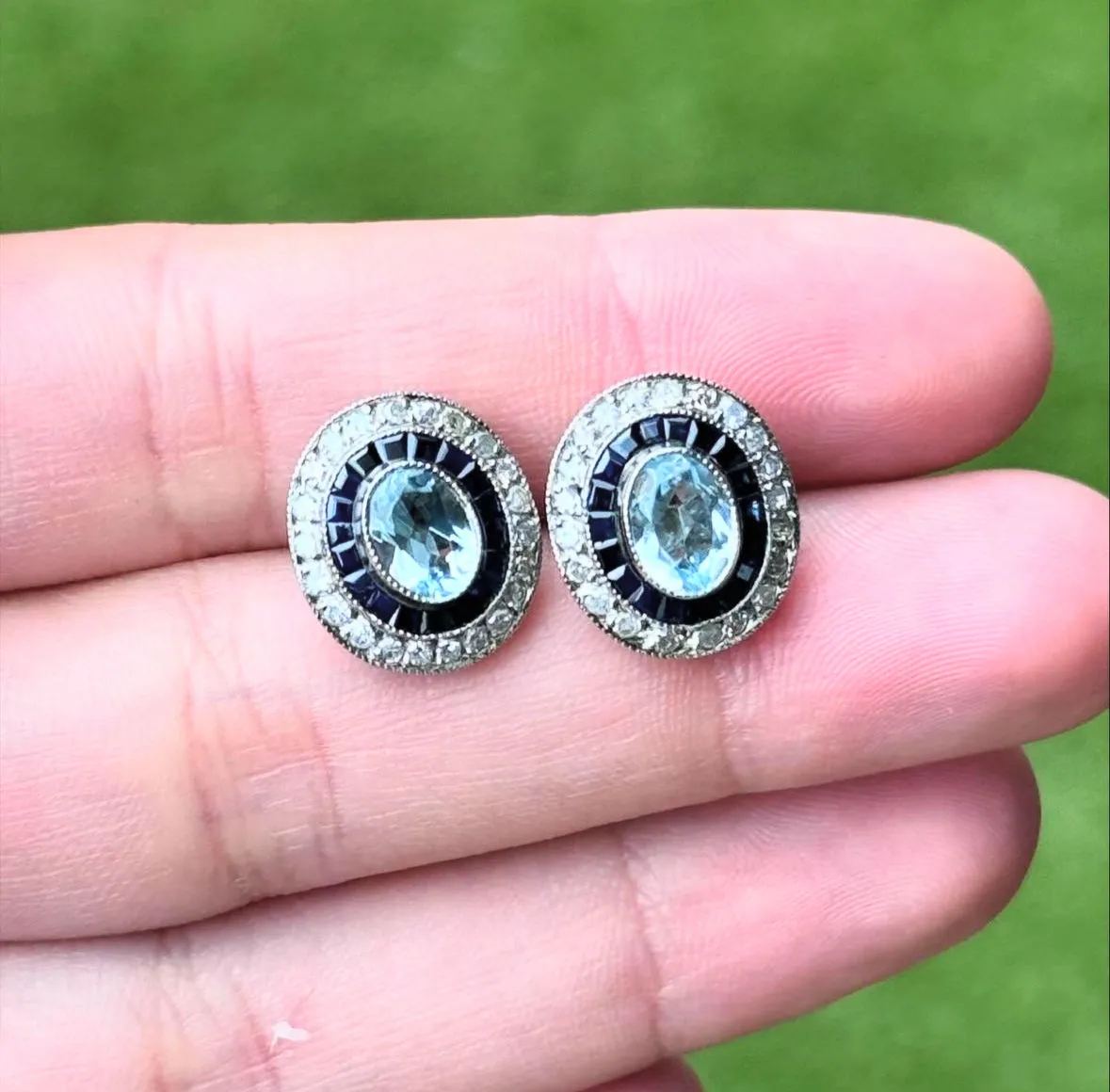 Boucles d'oreilles style Art Déco platine aigues-marines saphirs diamants sold by 58 Facettes product image thumbnail 5