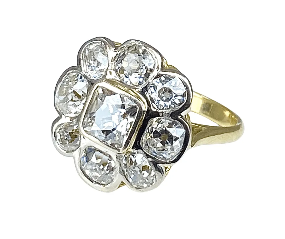 Importante bague marguerite deux ors et diamants sold by 58 Facettes