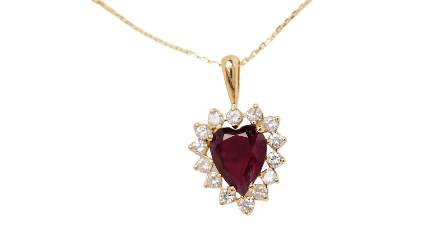 Collier pendentif coeur or jaune, diamants et rubis sold by 58 Facettes