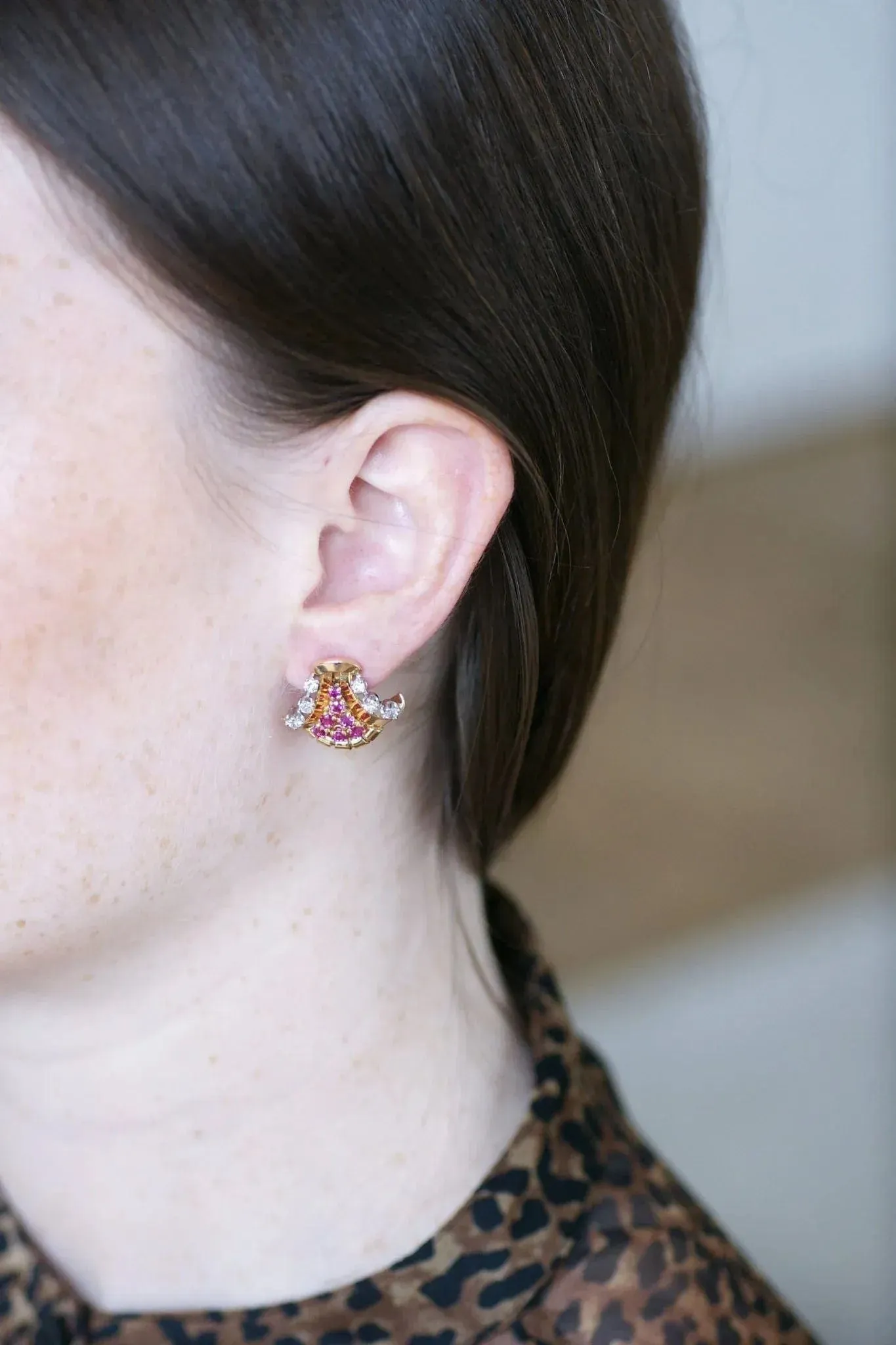Boucles d'Oreilles Rétro Or Rose, rubis, et diamants sold by 58 Facettes product image thumbnail 3