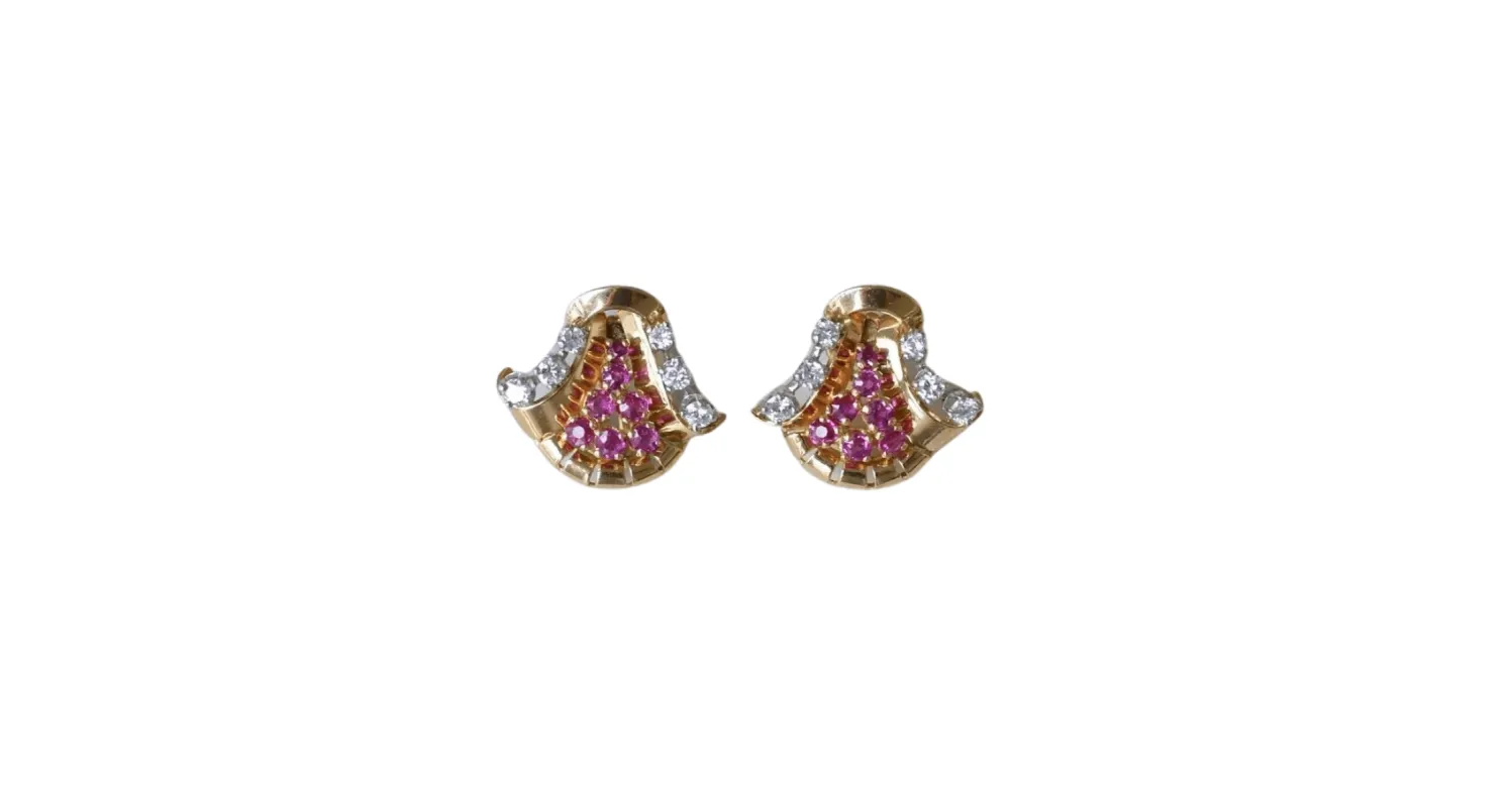 Boucles d'Oreilles Rétro Or Rose, rubis, et diamants sold by 58 Facettes