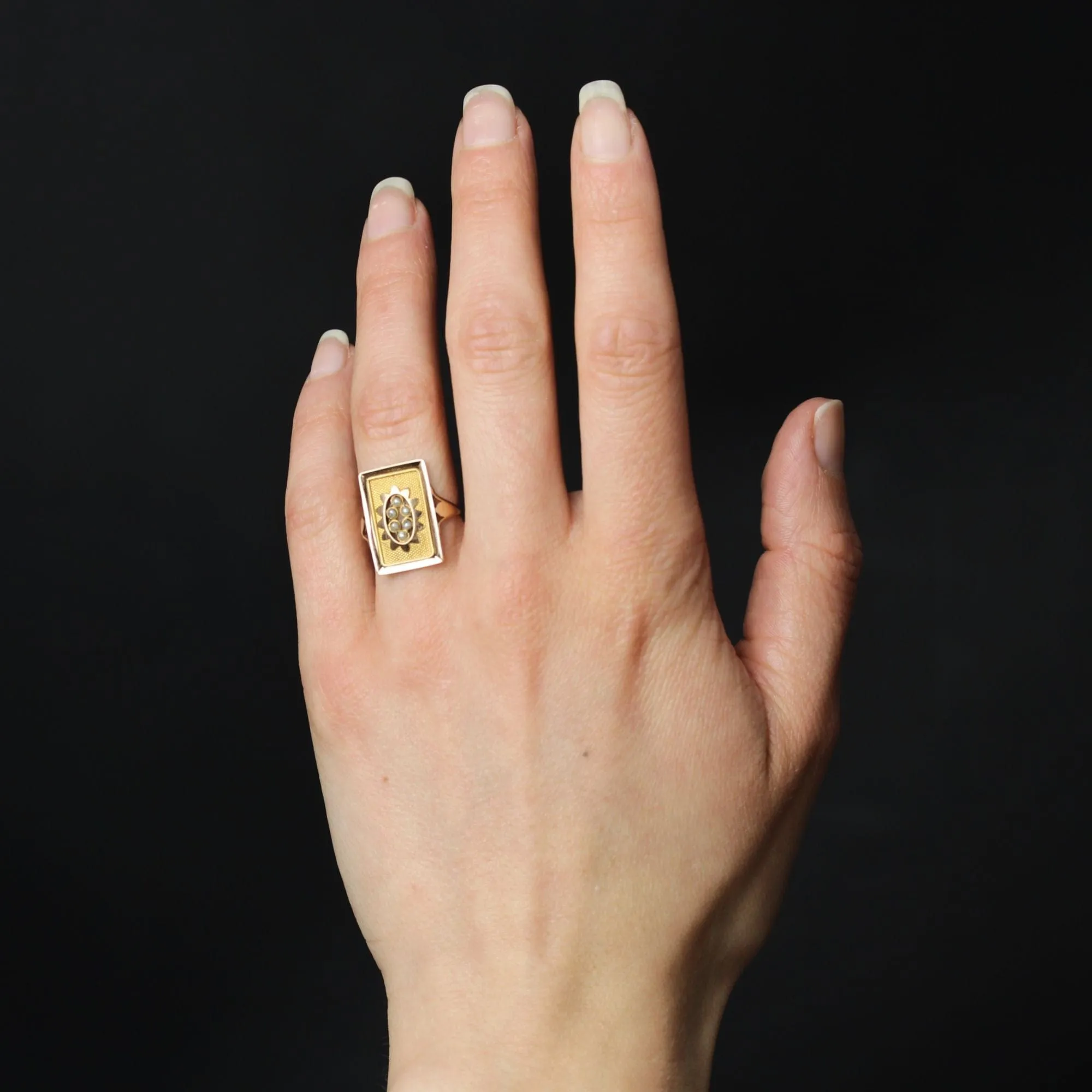 Bague ancienne rectangulaire or et perles fines sold by 58 Facettes product image thumbnail 4