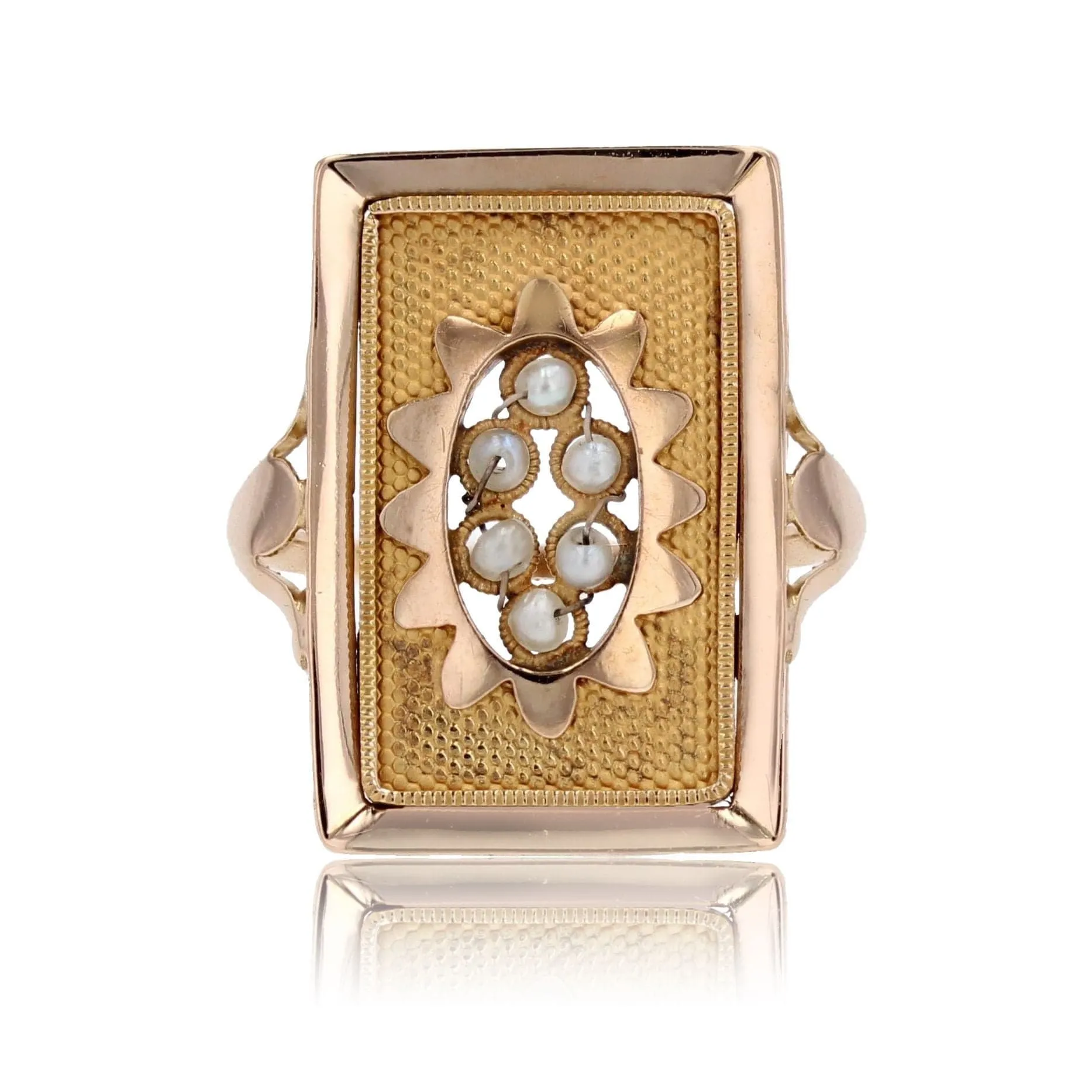 Bague ancienne rectangulaire or et perles fines sold by 58 Facettes