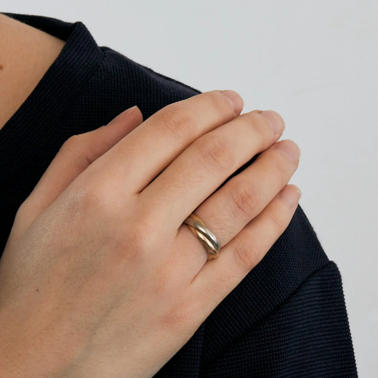 Cartier - Trinity- Bague. Petit modèle. sold by 58 Facettes product image thumbnail 2