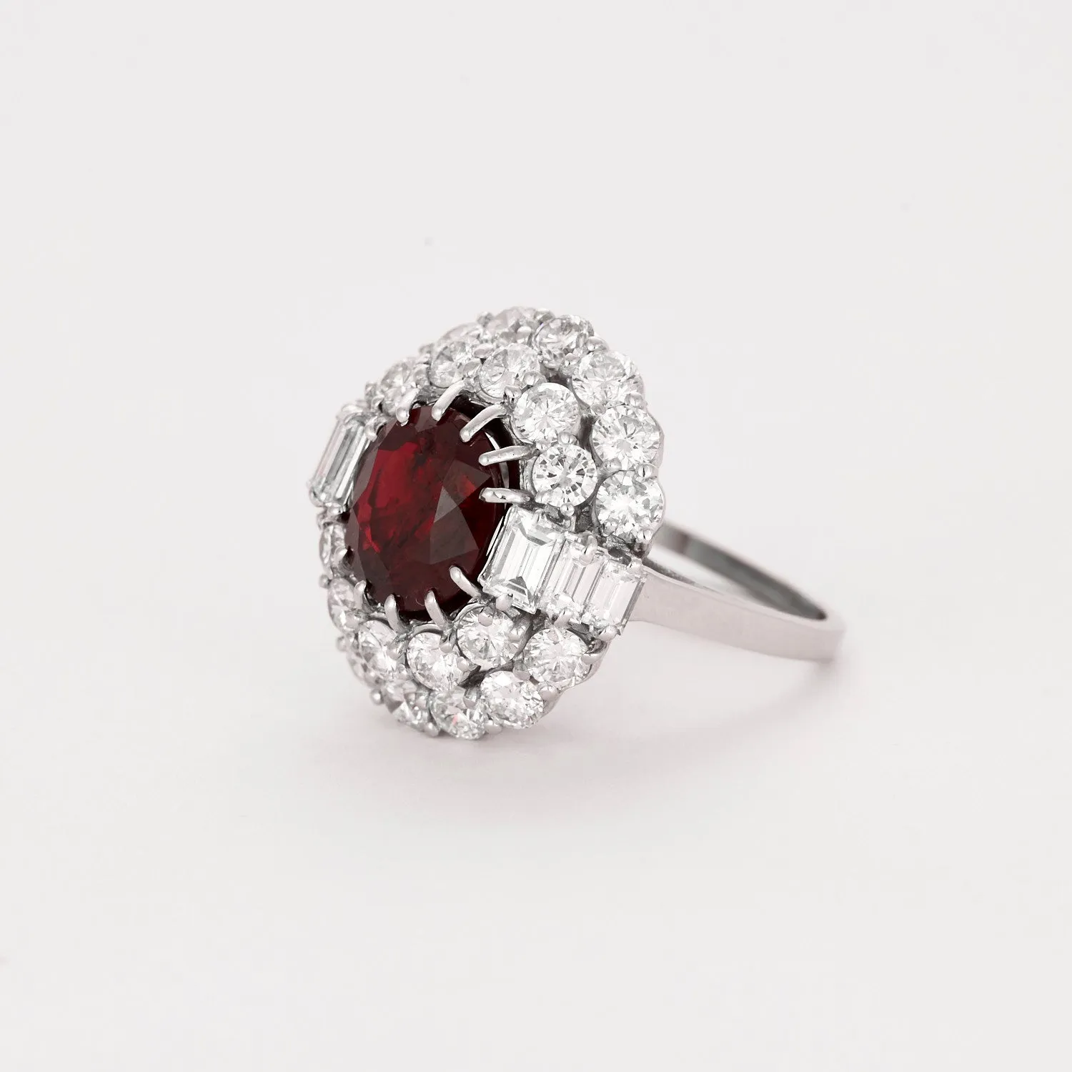 Bague en or gris rubis et diamants sold by 58 Facettes product image thumbnail 3