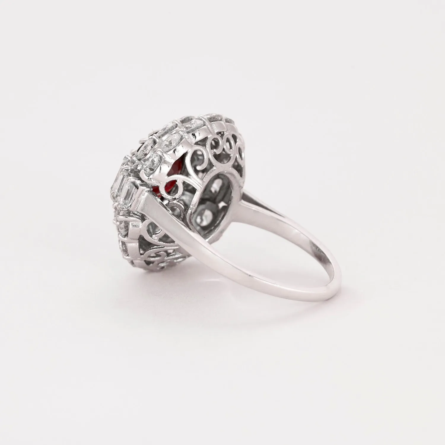 Bague en or gris rubis et diamants sold by 58 Facettes product image thumbnail 4