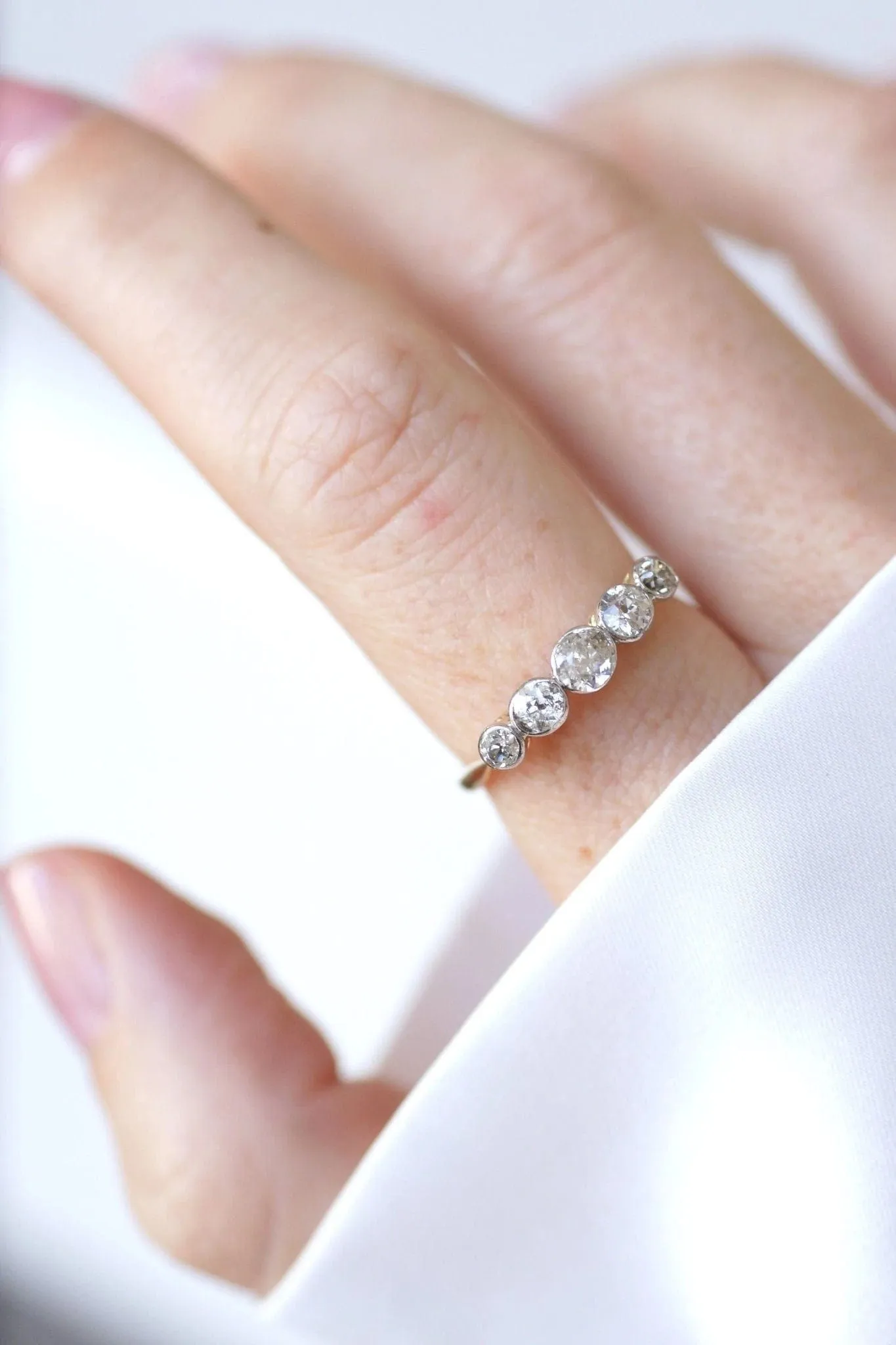 Bague jarretière 5 diamants sold by 58 Facettes product image thumbnail 3