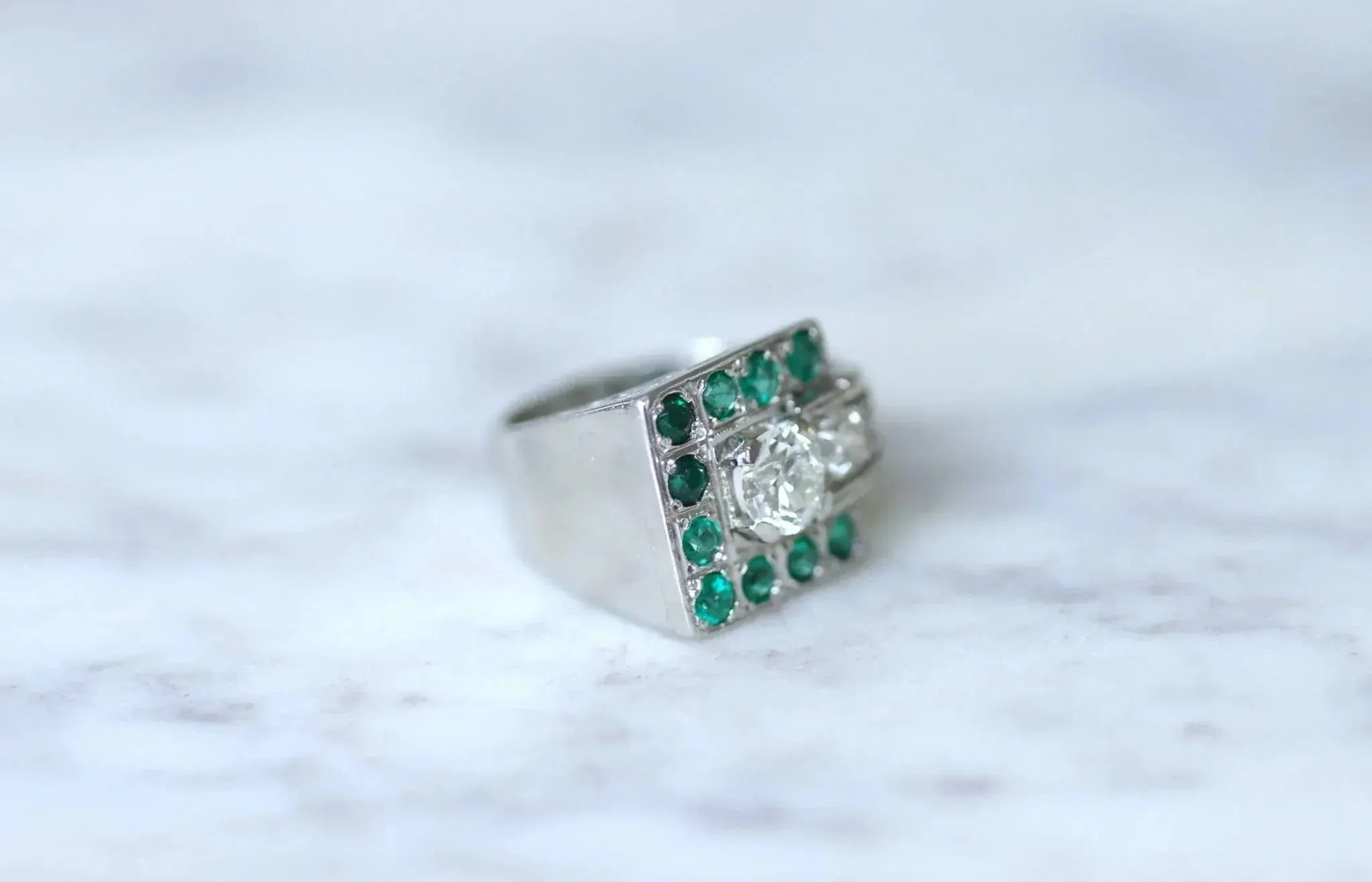 Chevalière Art Deco émeraudes et diamants sold by 58 Facettes product image thumbnail 4