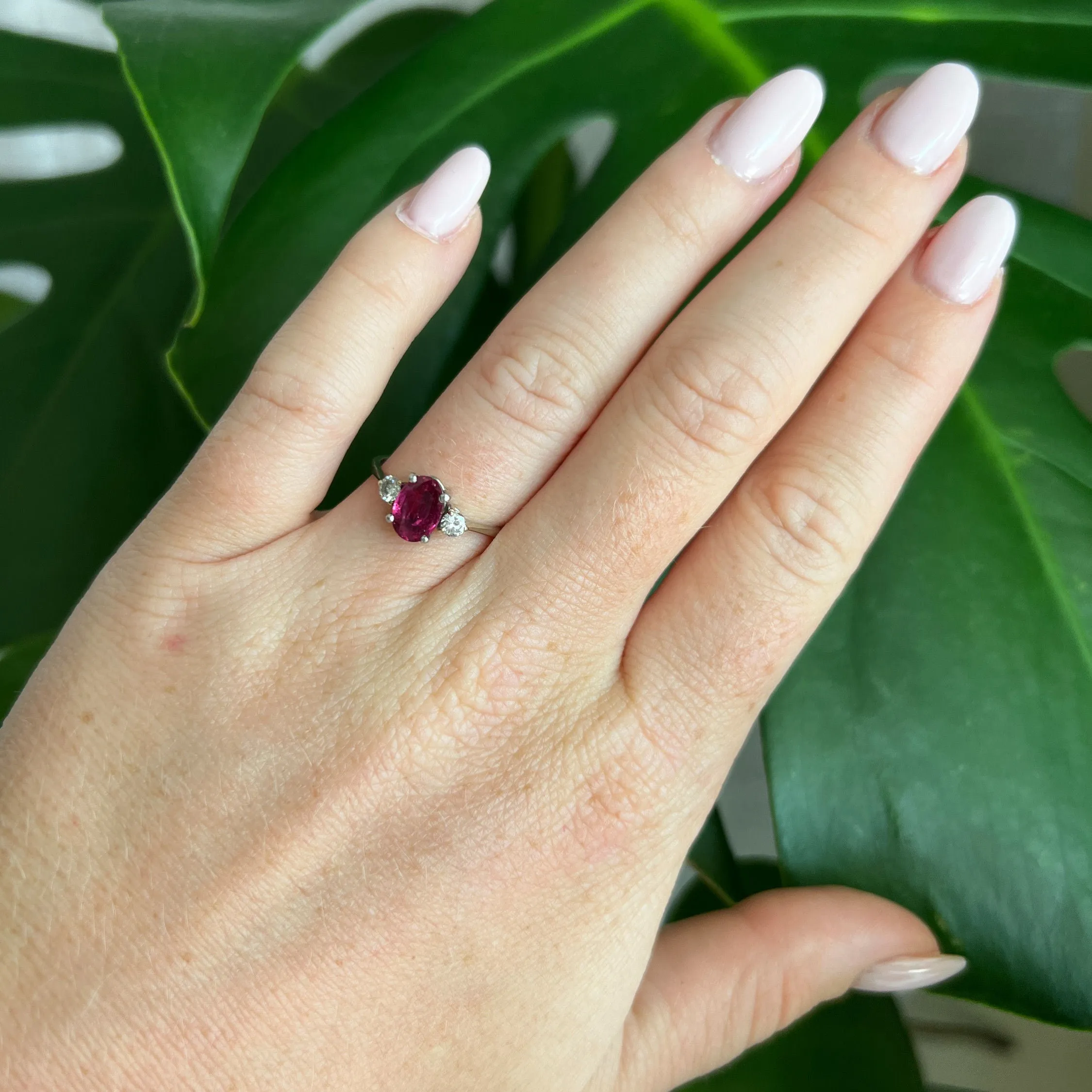 Bague trilogie or et platine rubis et diamants sold by 58 Facettes product image thumbnail 2