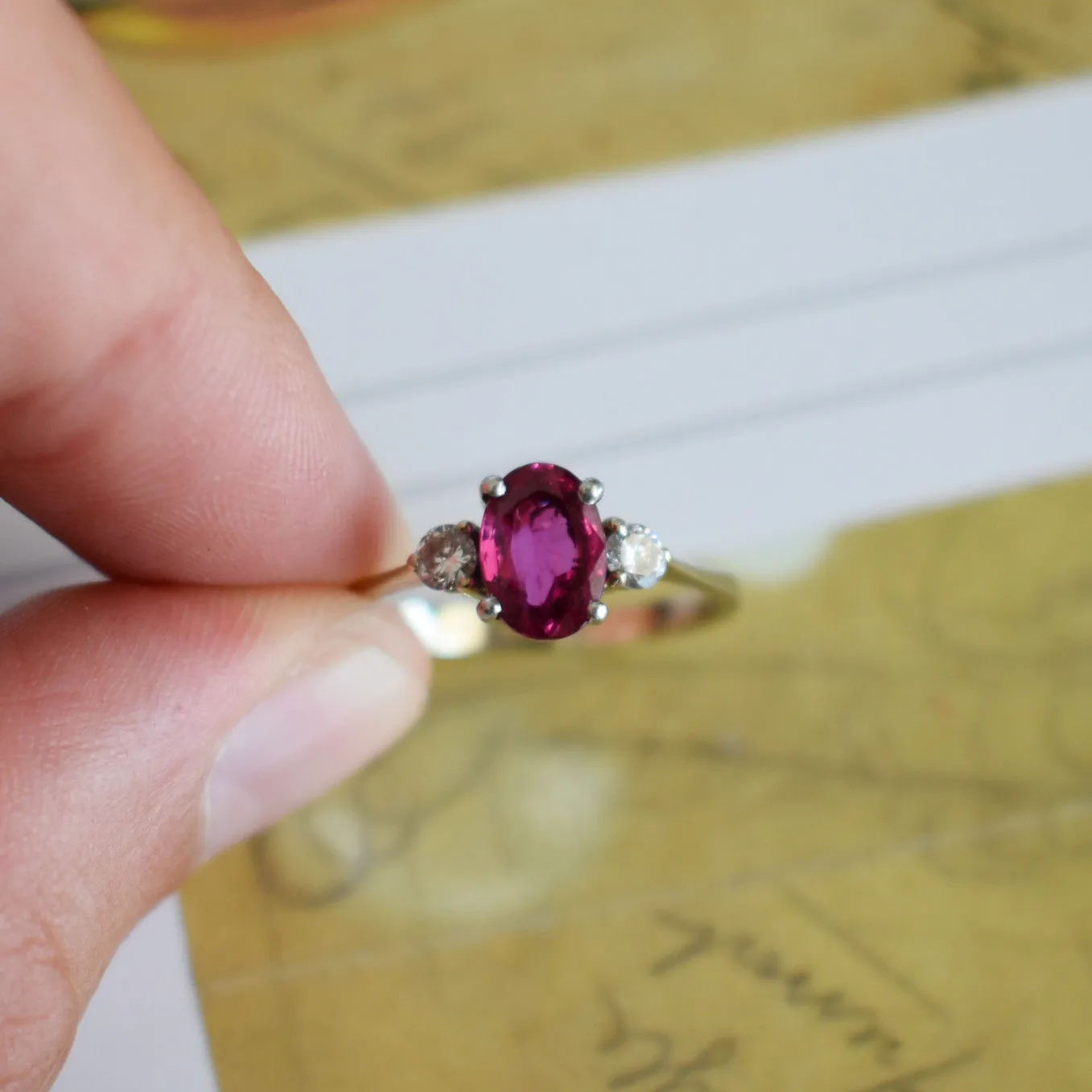 Bague trilogie or et platine rubis et diamants sold by 58 Facettes product image thumbnail 3