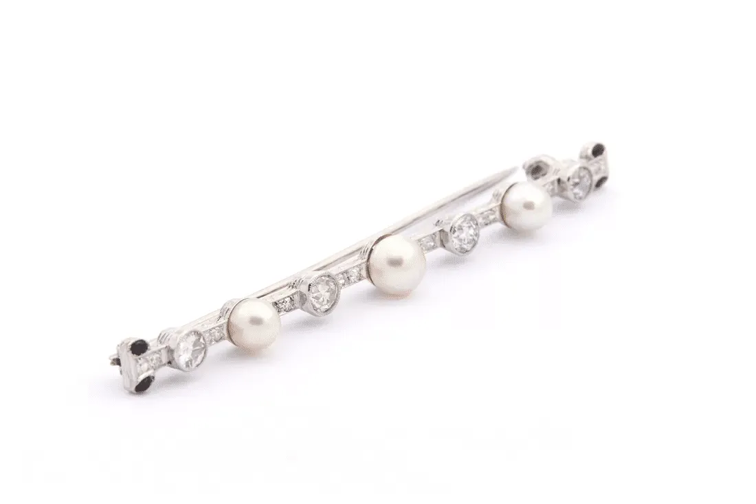 Broche Art Déco en or blanc sertie de perles fines, d'onyx et de diamants sold by 58 Facettes product image thumbnail 4