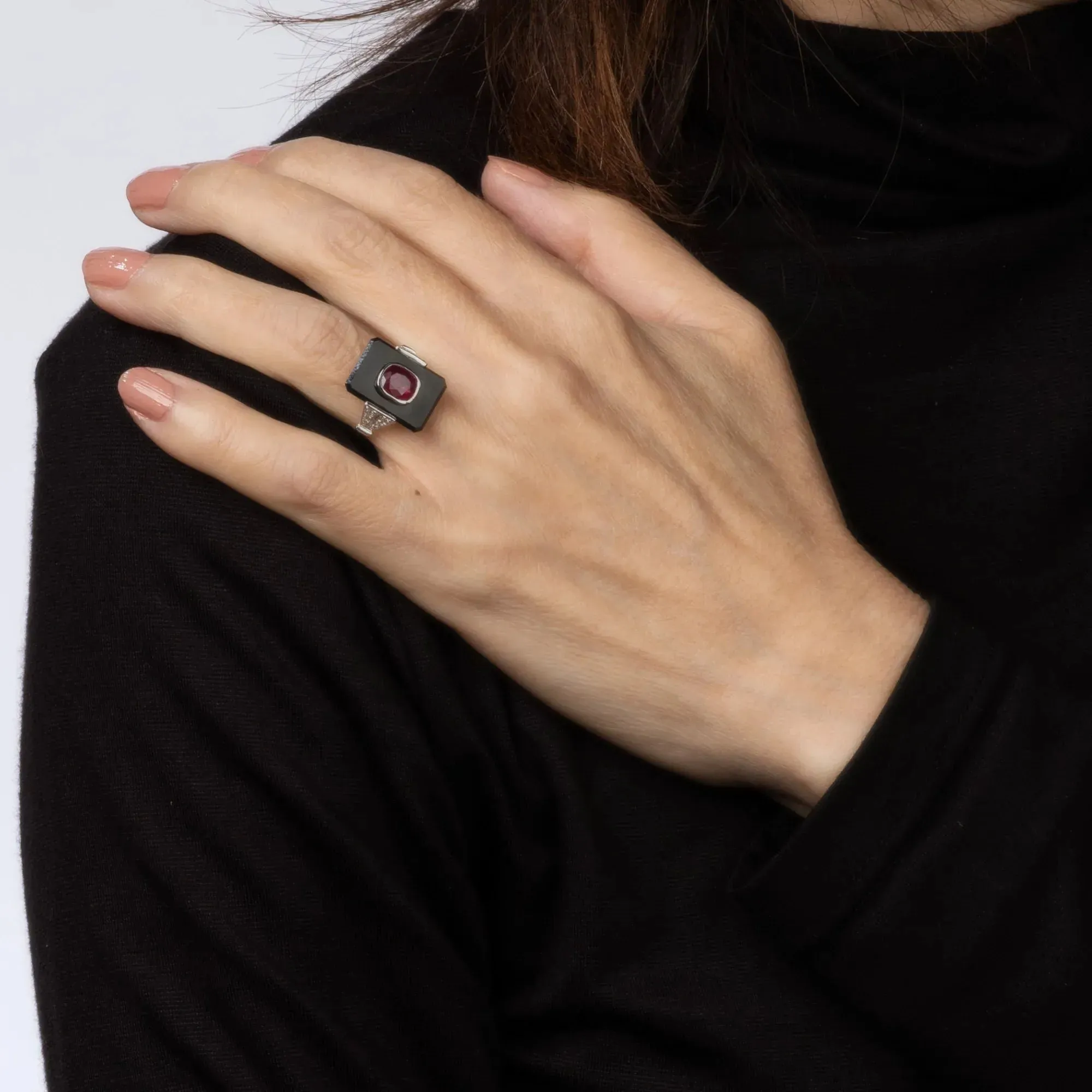 Bague cocktail - en platine 900 avec rubis, onyx et diamants sold by 58 Facettes product image thumbnail 2