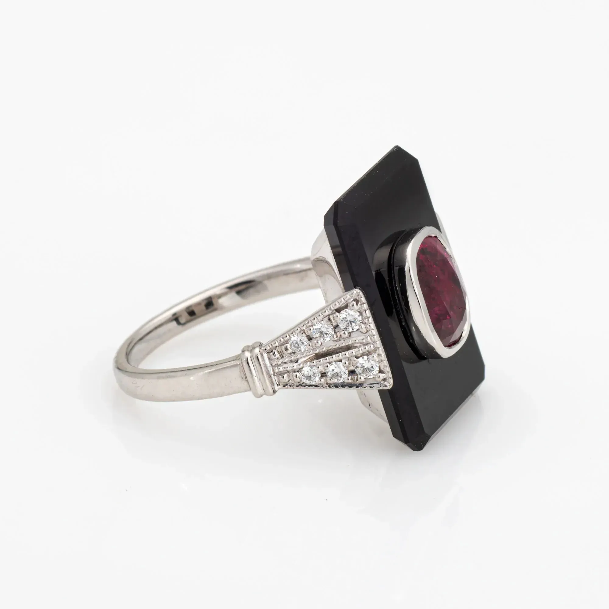 Bague cocktail - en platine 900 avec rubis, onyx et diamants sold by 58 Facettes product image thumbnail 4
