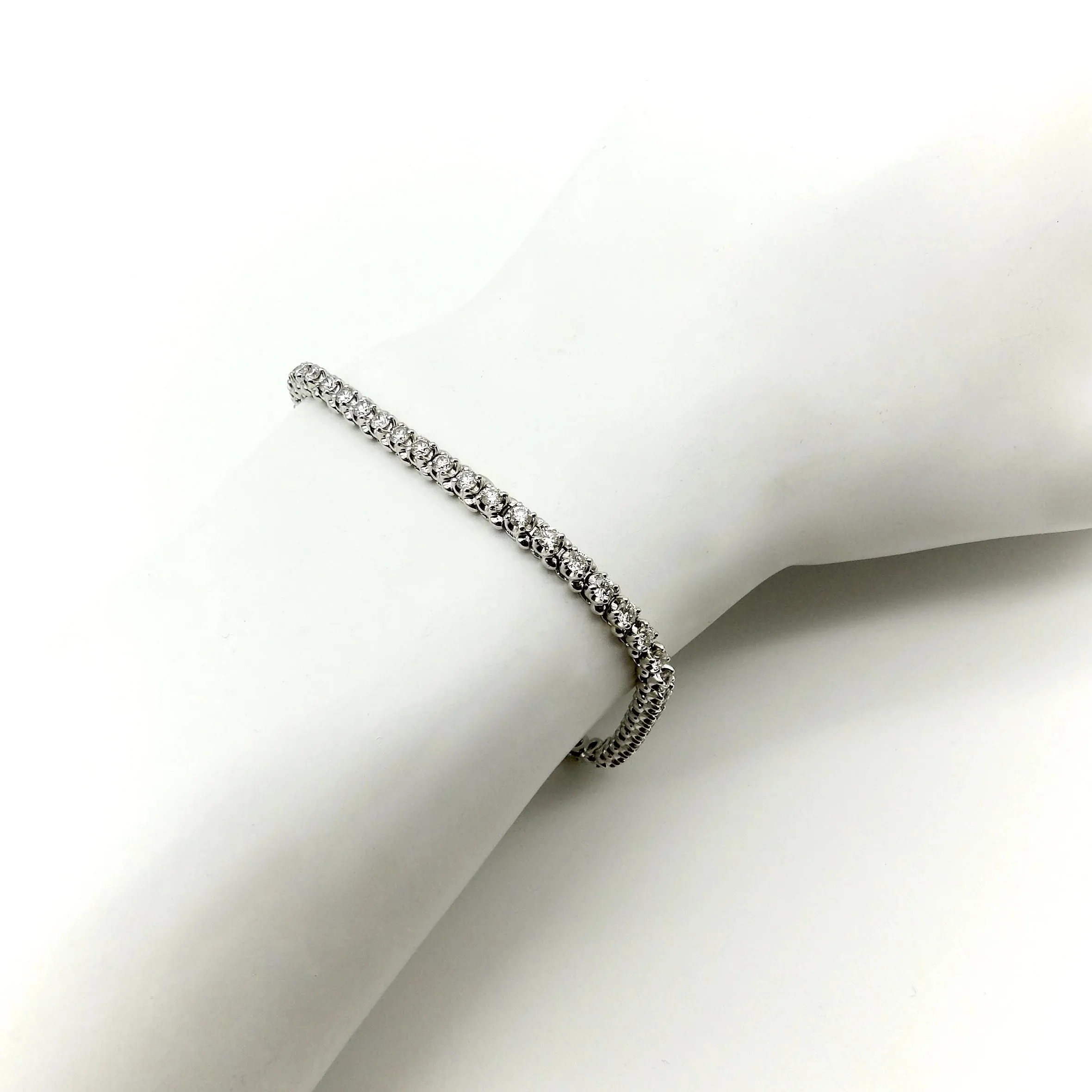 Bracelet tennis diamants or blanc sold by 58 Facettes product image thumbnail 4