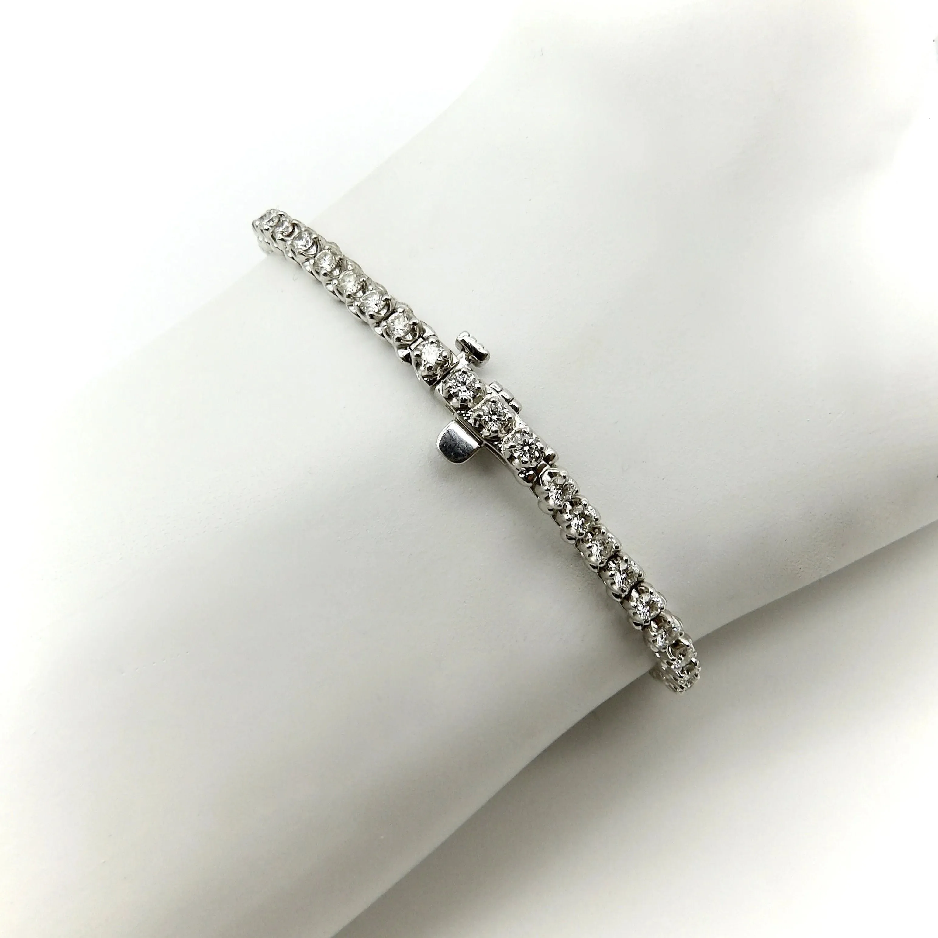 Bracelet tennis diamants or blanc sold by 58 Facettes product image thumbnail 3