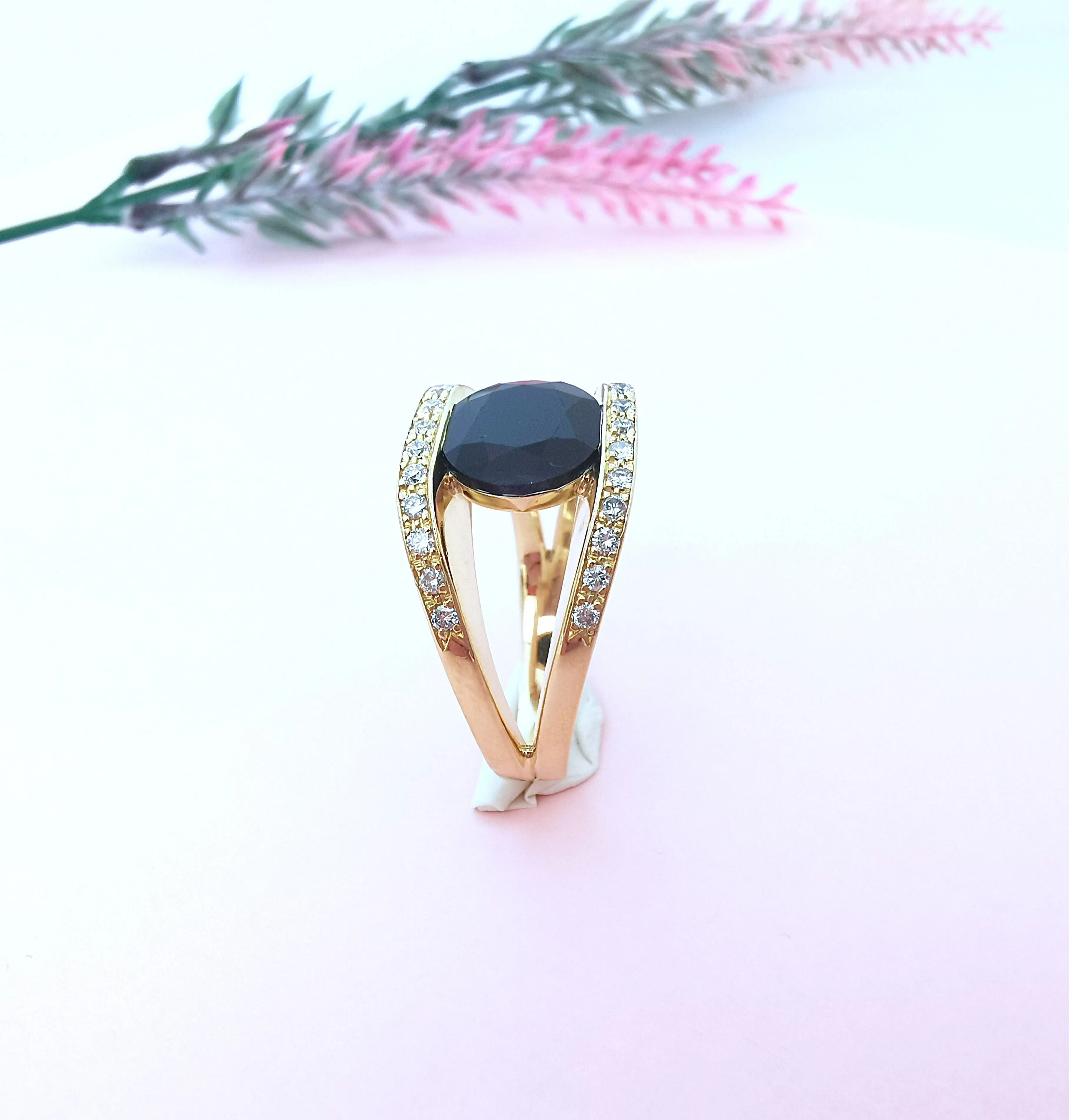 Bague Saphir de 3 carats - Diamants Or Jaune sold by 58 Facettes product image thumbnail 5