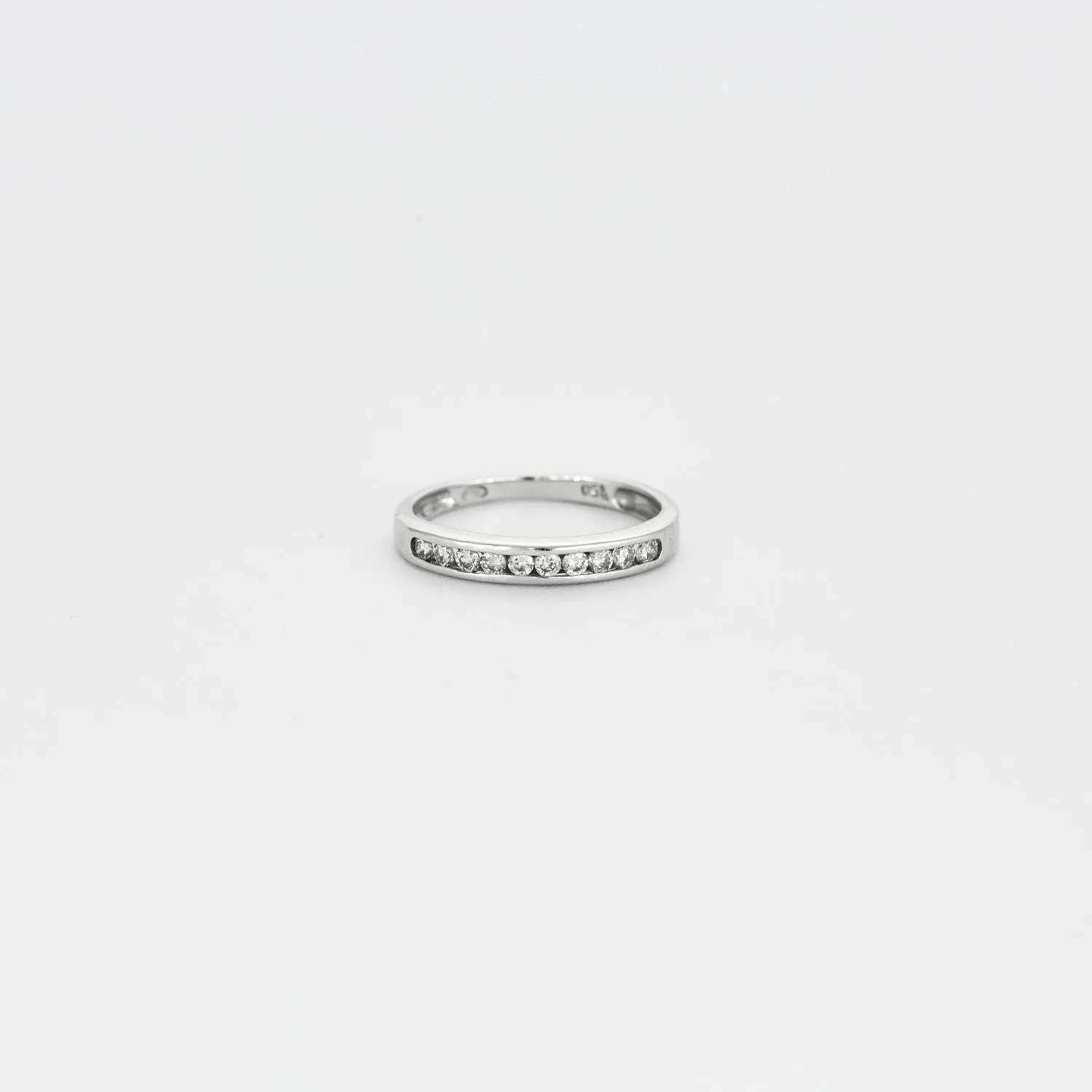 Alliance en or blanc 750 sertie de diamants sold by 58 Facettes product image thumbnail 2