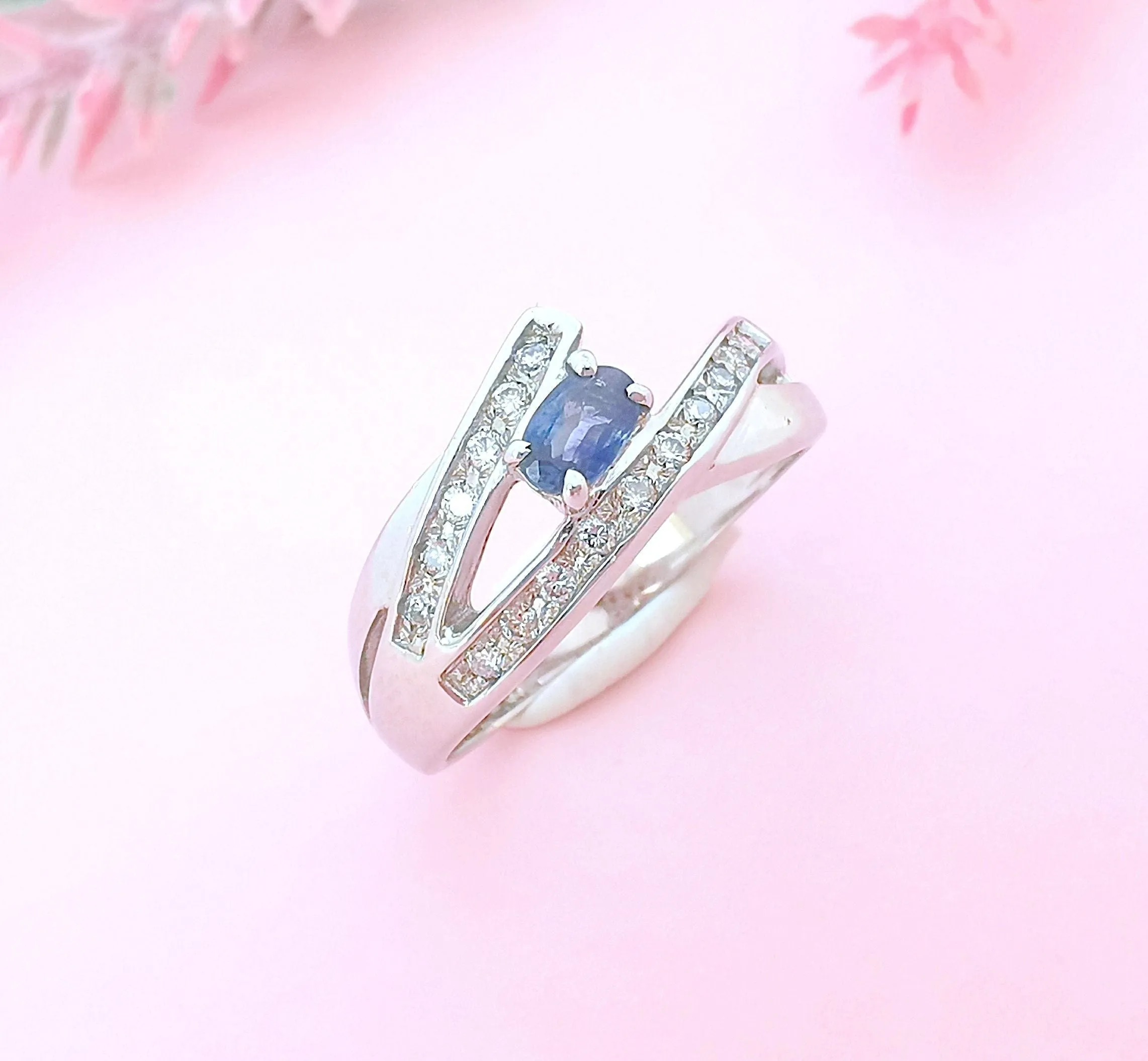 Bague or blanc, saphir, diamants sold by 58 Facettes product image thumbnail 2