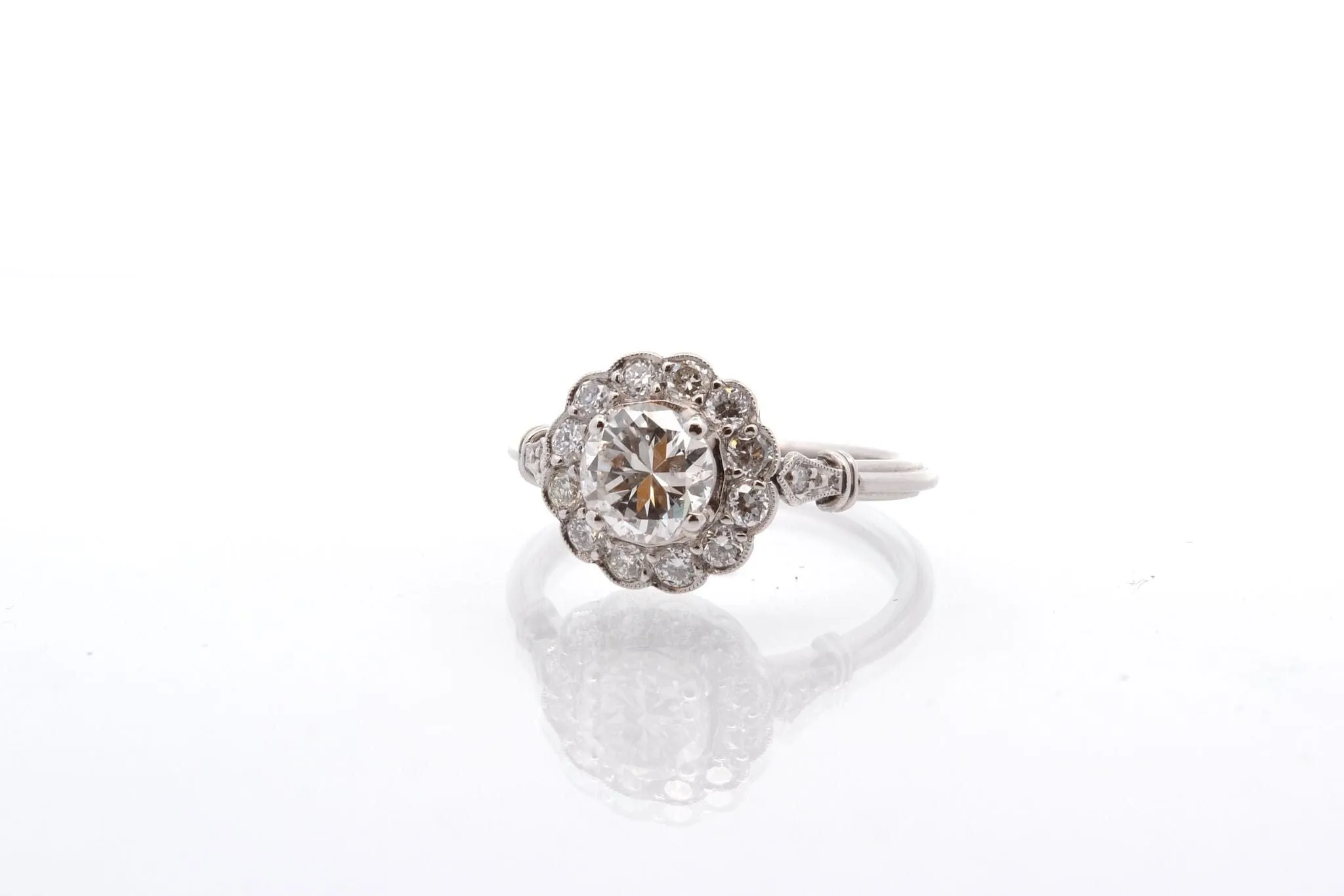 Bague vintage platine diamants sold by 58 Facettes product image thumbnail 3
