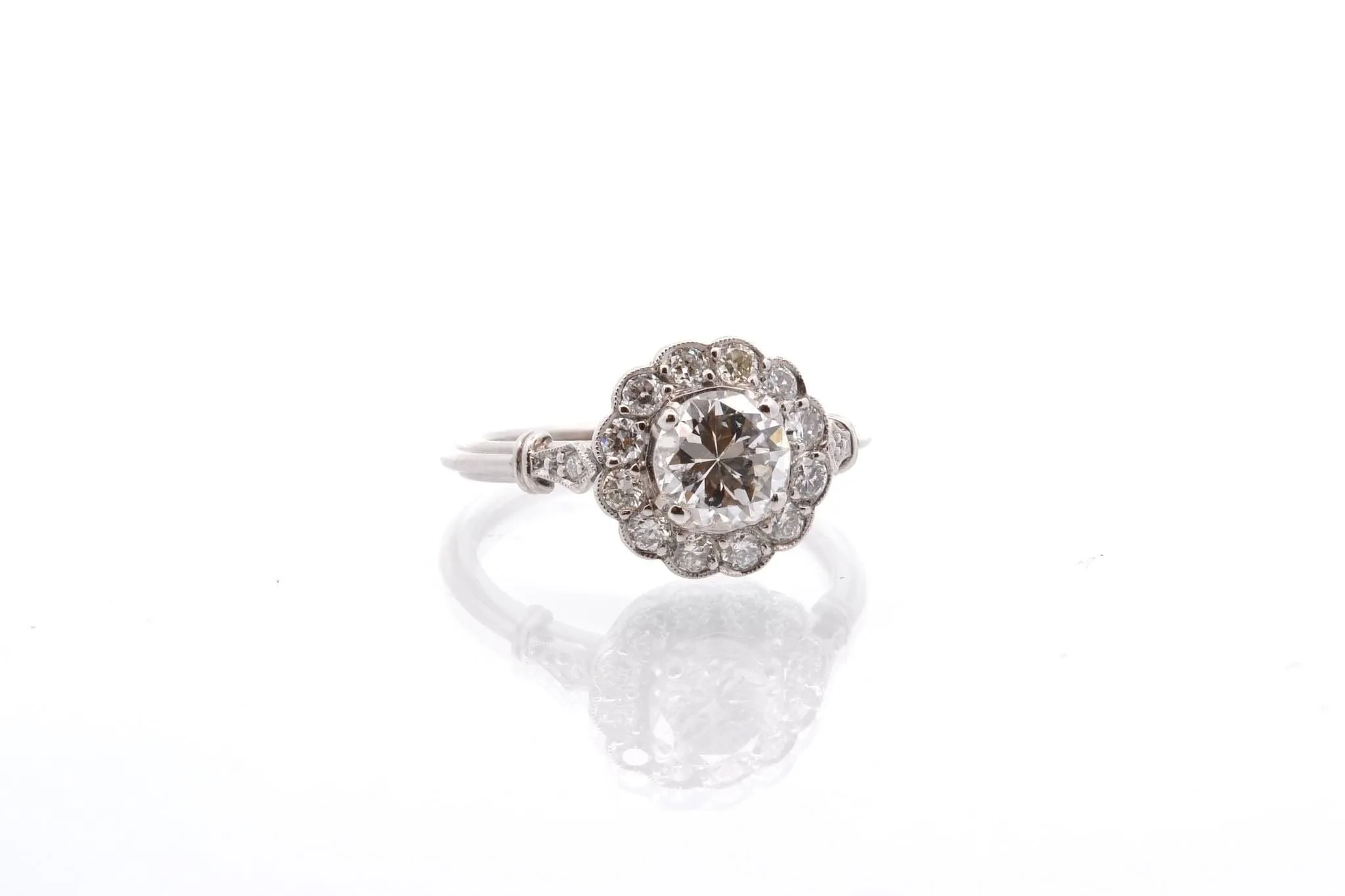 Bague vintage platine diamants sold by 58 Facettes product image thumbnail 4